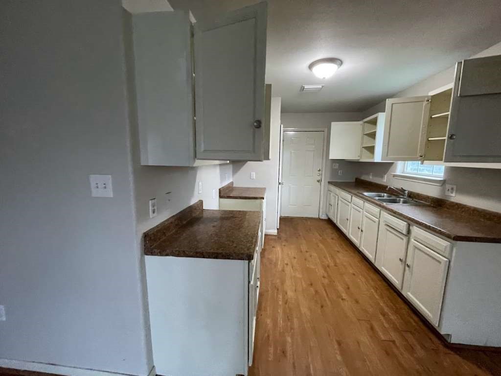 3220 Iowa Street Property Photo 4