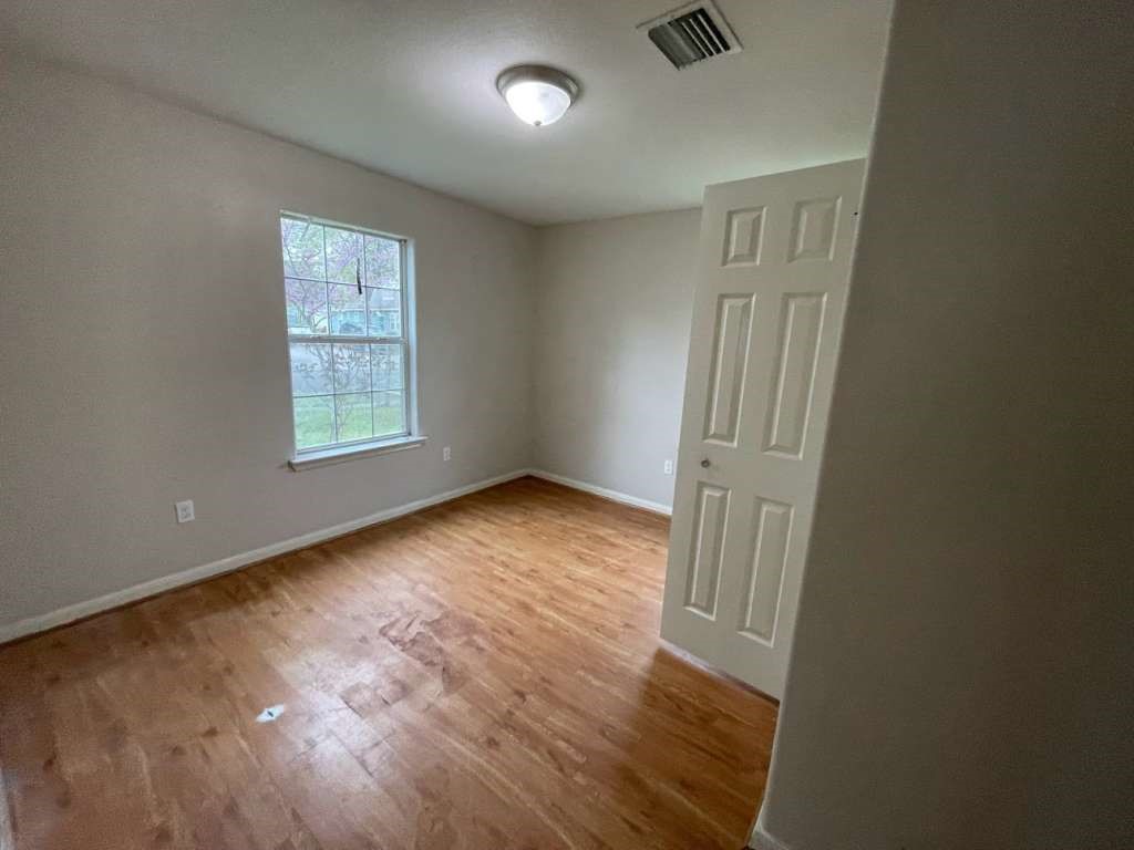 3220 Iowa Street Property Photo 5