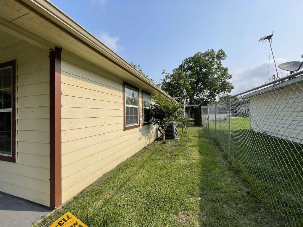 3220 Iowa Street Property Photo 12