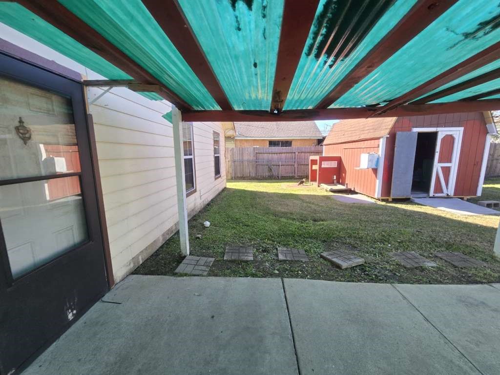 3220 Iowa Street Property Photo 14