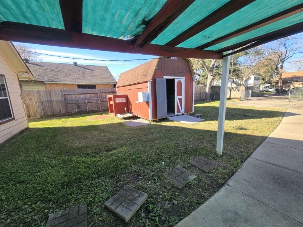 3220 Iowa Street Property Photo 15