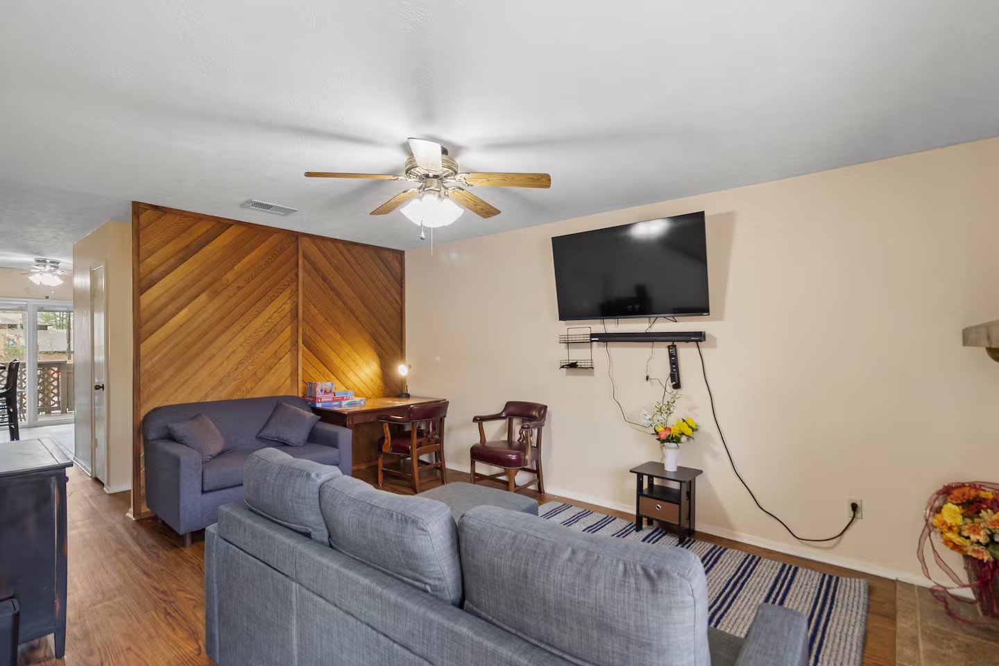 2521 Crosstimbers Street H3 Property Photo 2