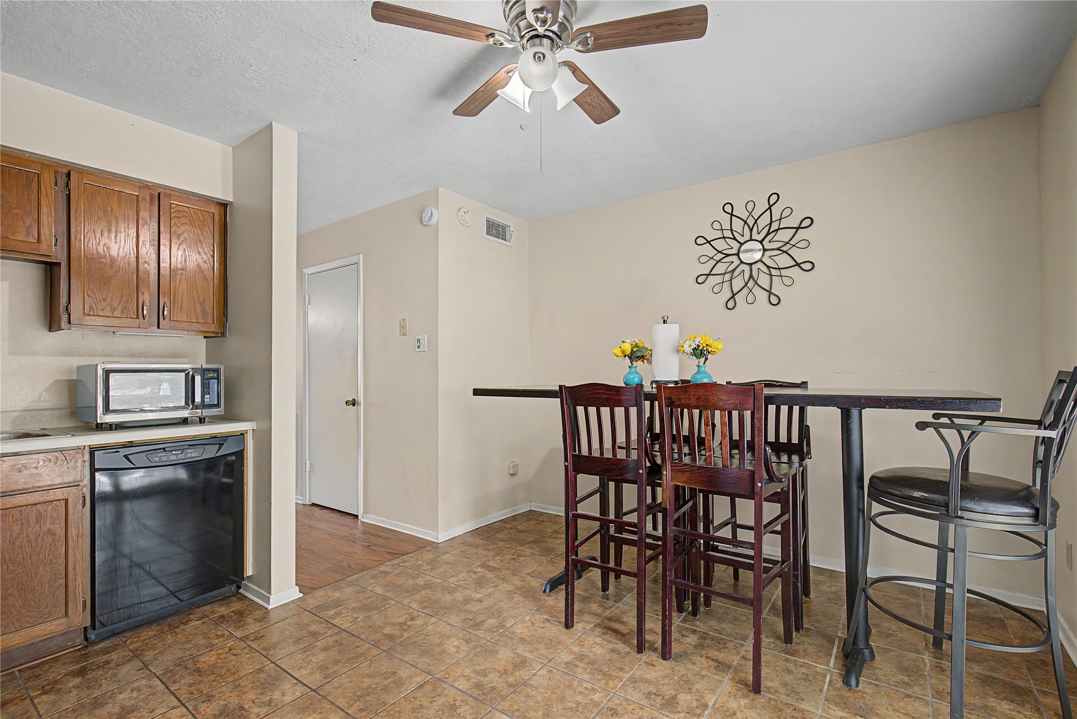 2521 Crosstimbers Street H3 Property Photo 11