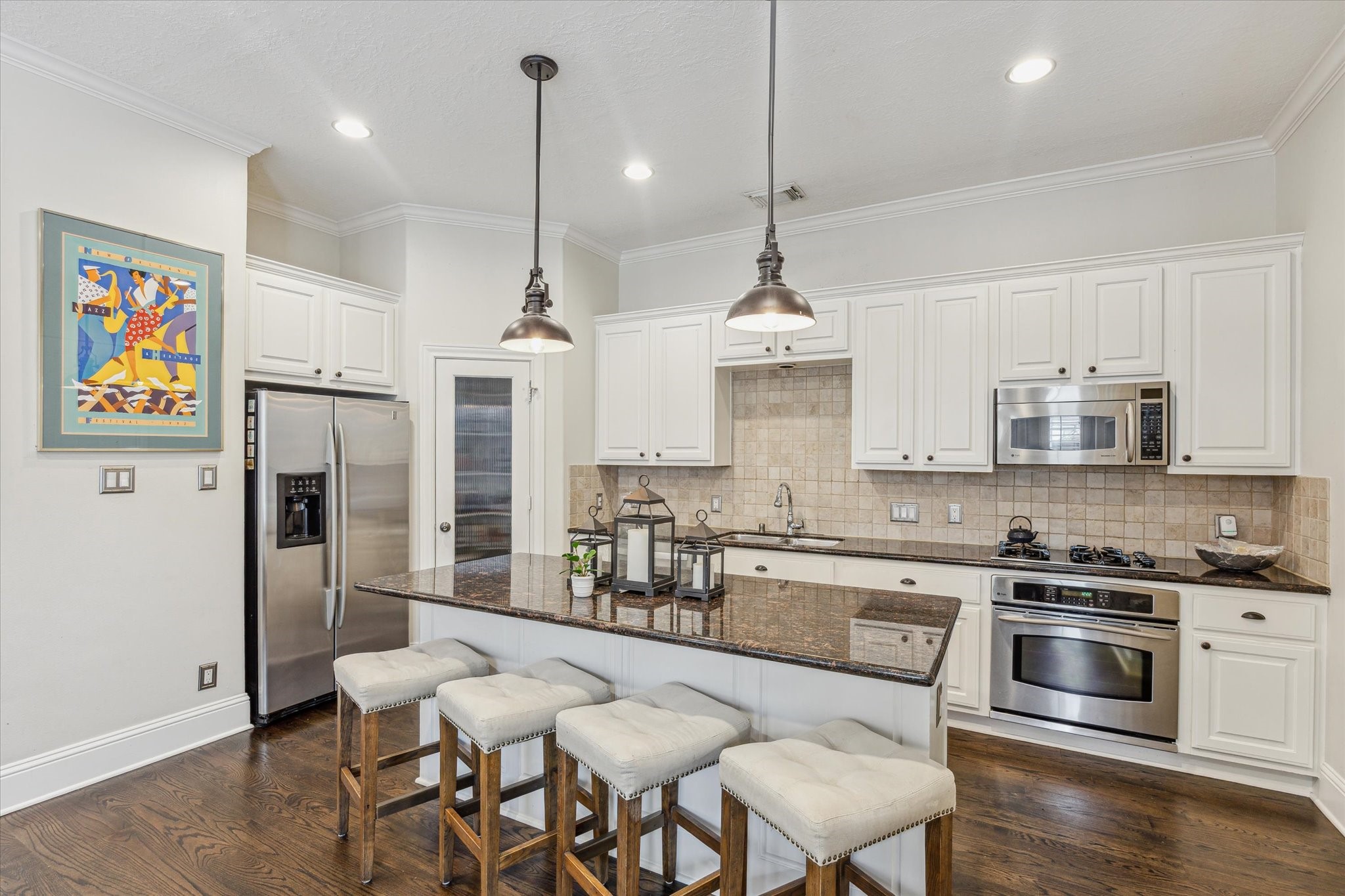 427 N Gate Stone Property Photo 7