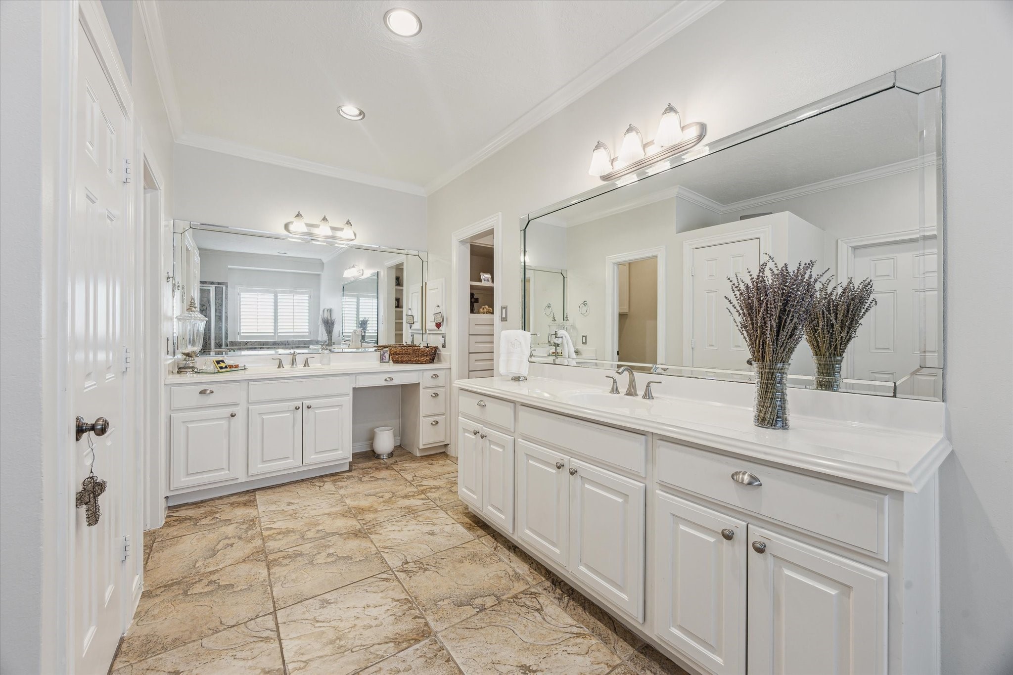 427 N Gate Stone Property Photo 14