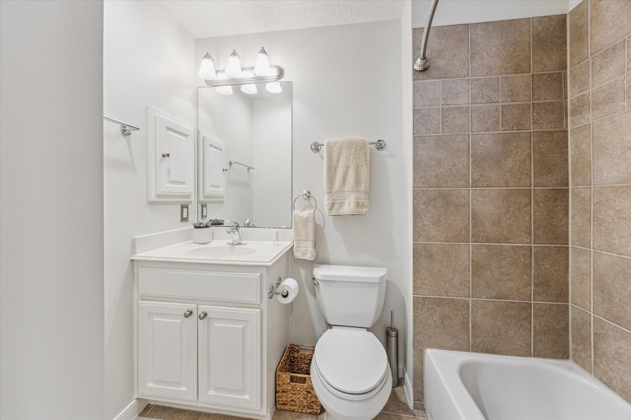 427 N Gate Stone Property Photo 23