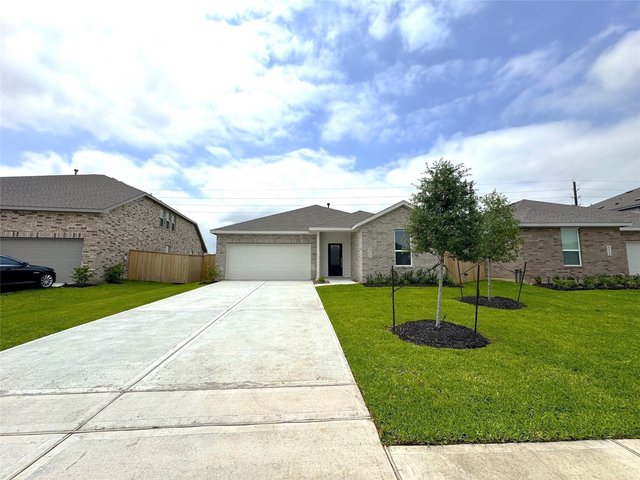 6815 Harvest Wheat Lane Property Photo 3