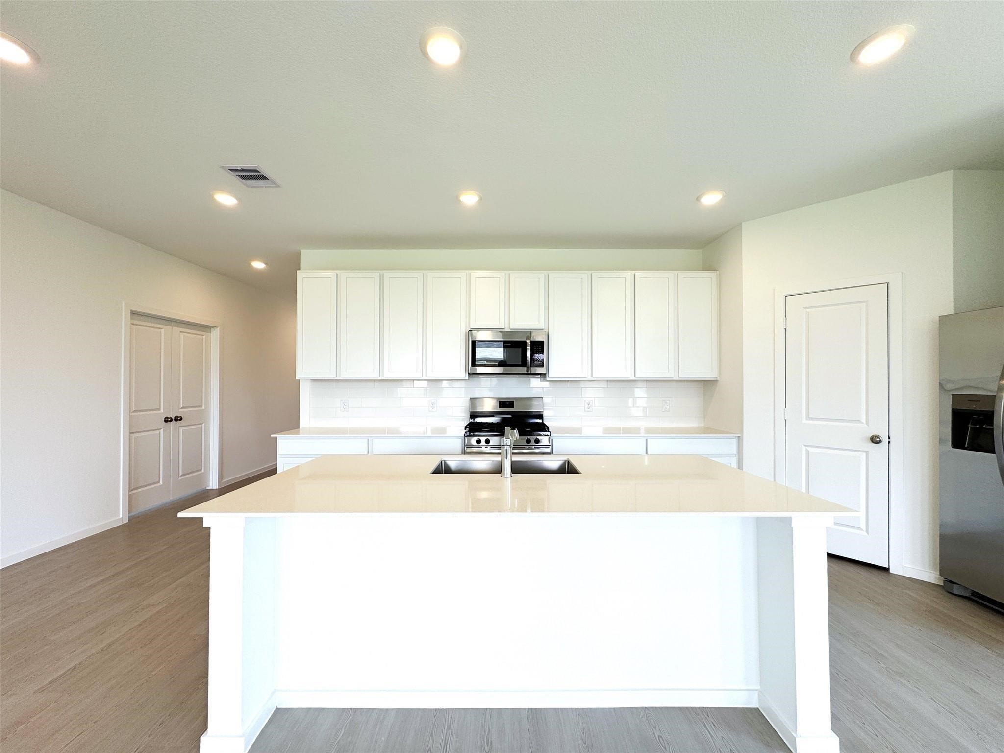 6815 Harvest Wheat Lane Property Photo 17