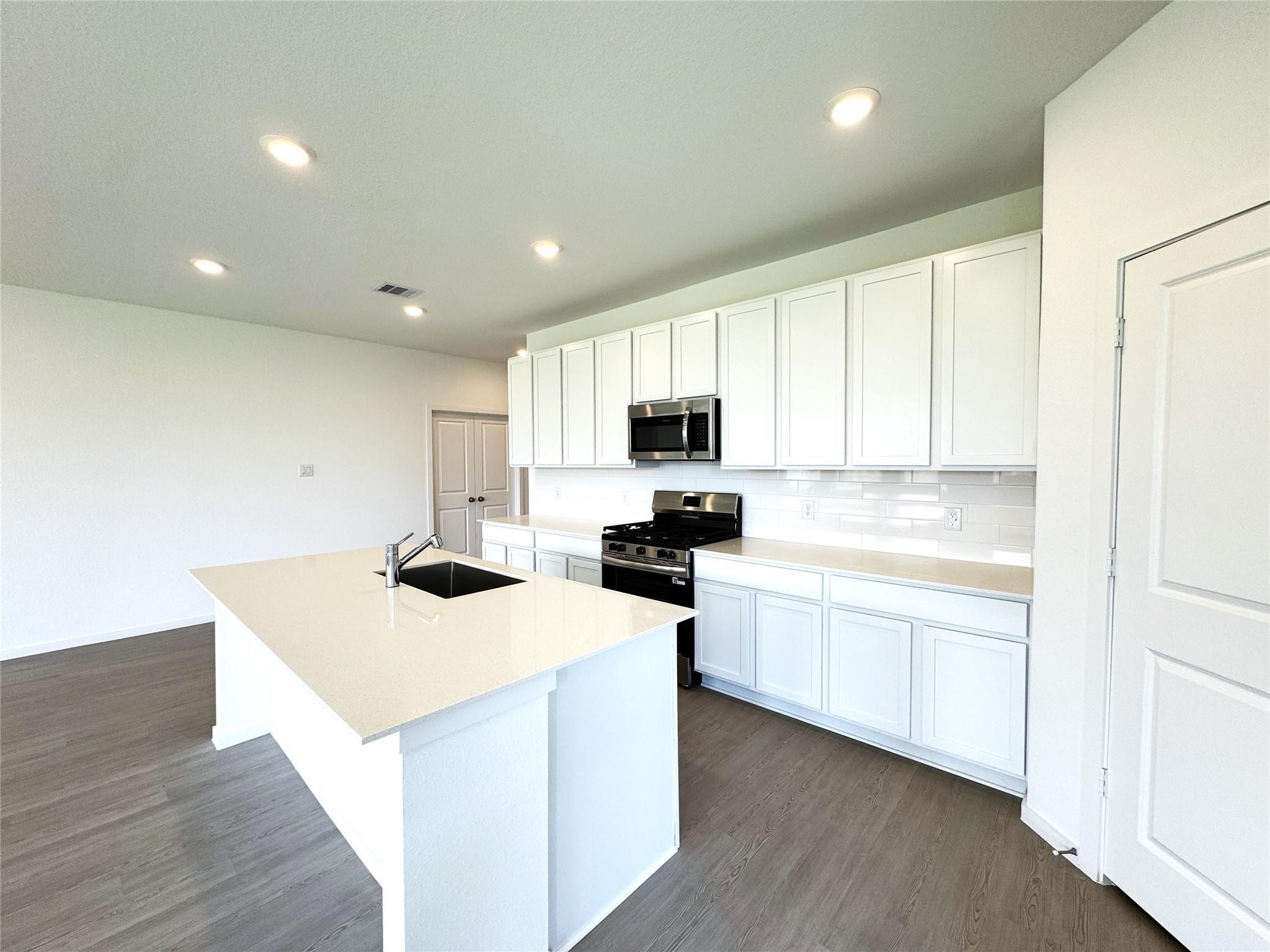 6815 Harvest Wheat Lane Property Photo 18