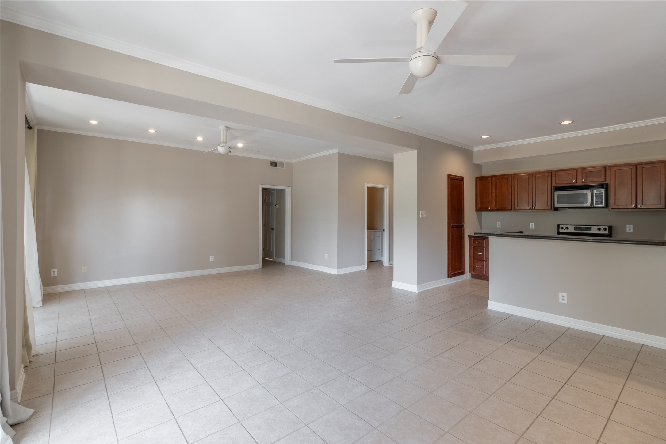 4515 Briar Hollow Place 304 Property Photo 7
