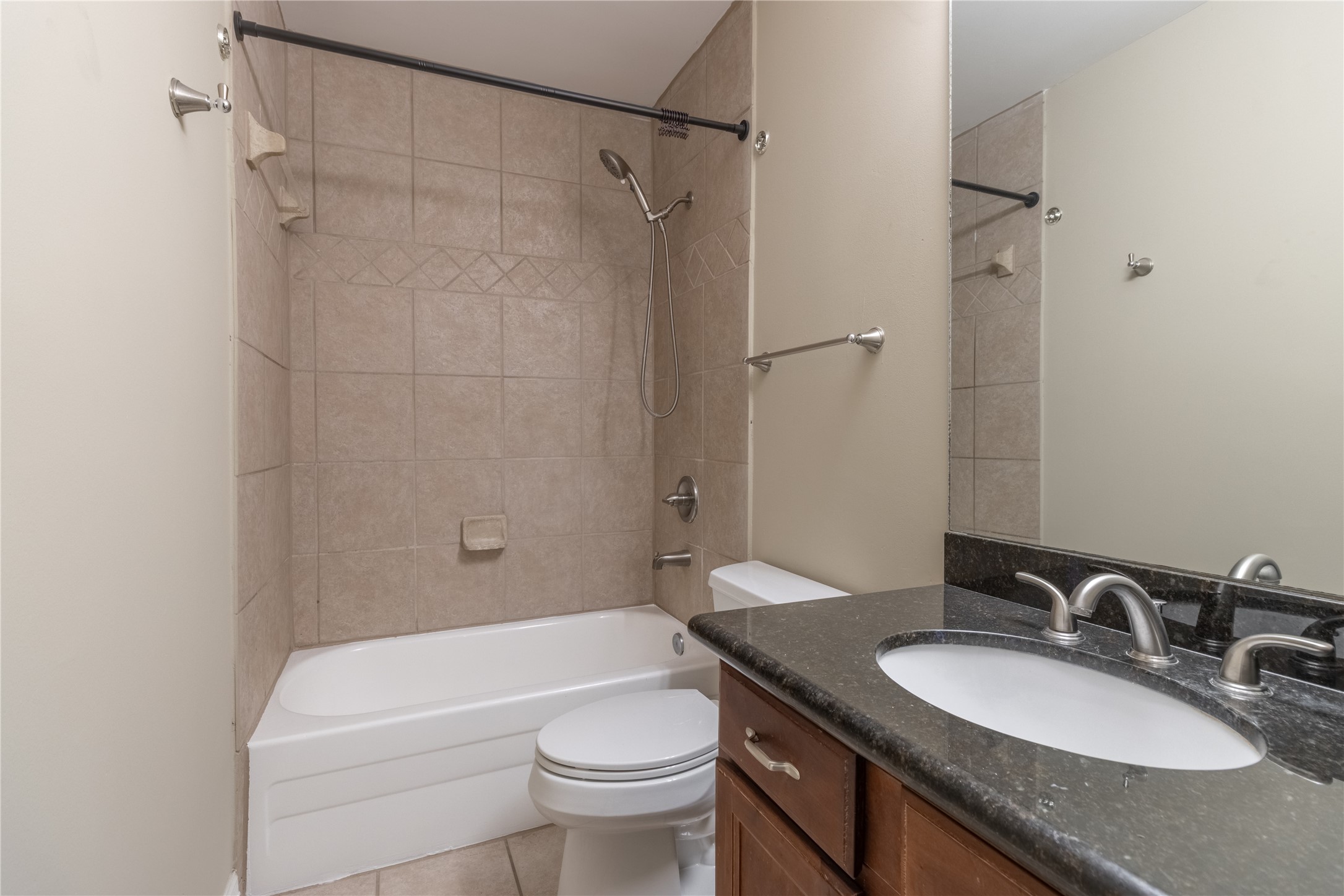 4515 Briar Hollow Place 304 Property Photo 14