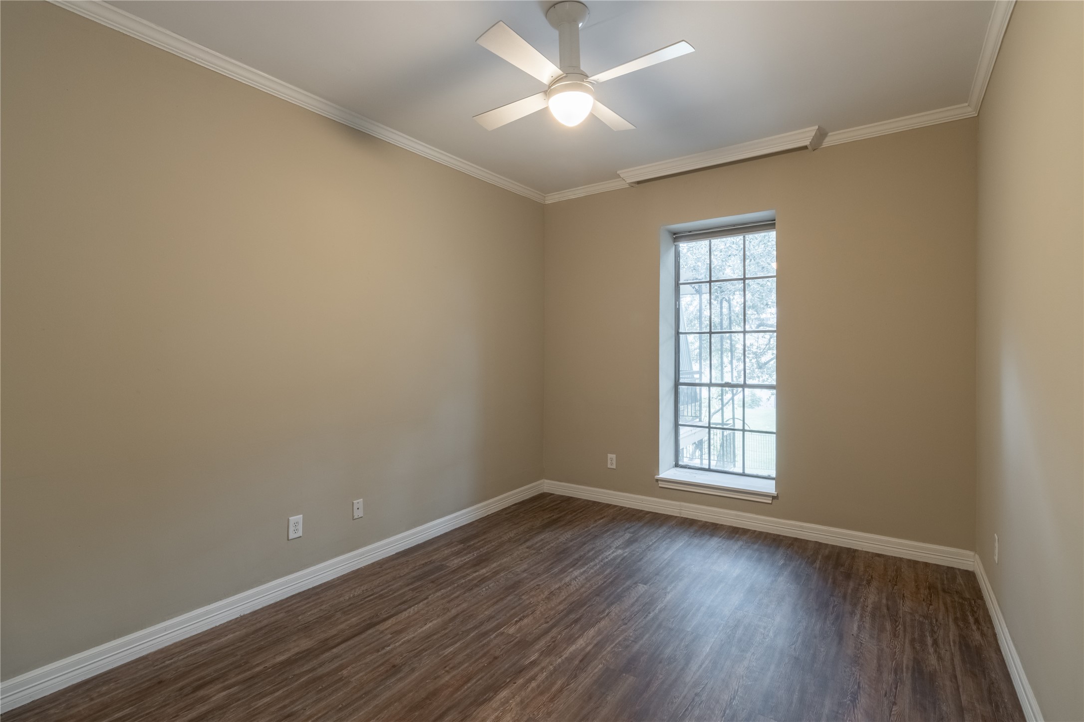 4515 Briar Hollow Place 304 Property Photo 15
