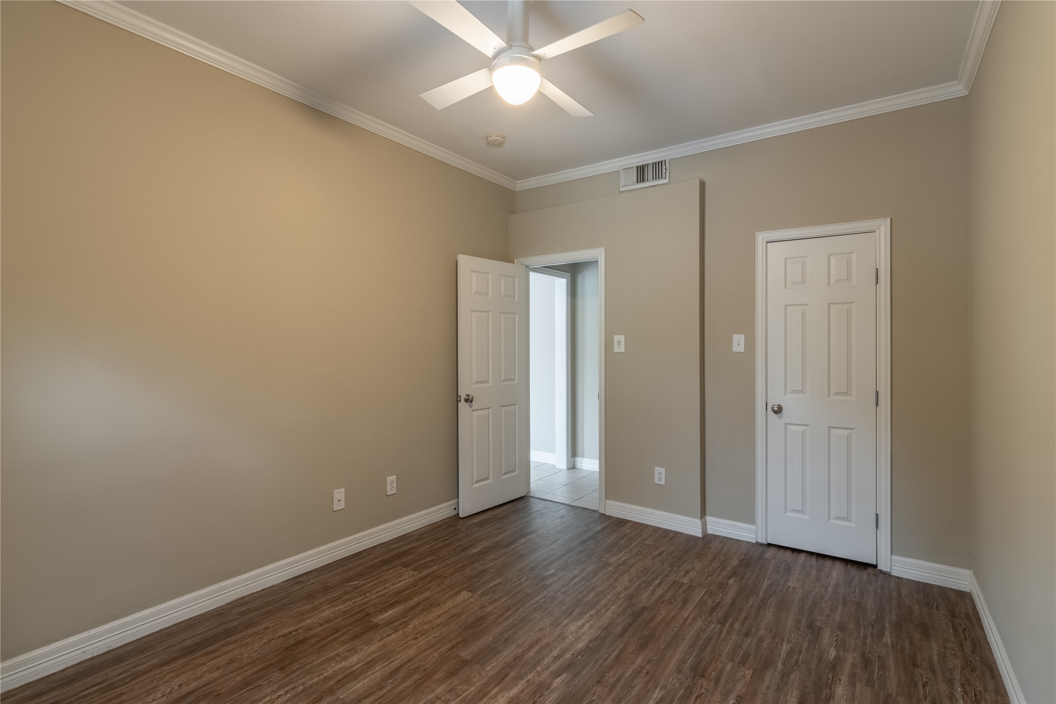 4515 Briar Hollow Place 304 Property Photo 16