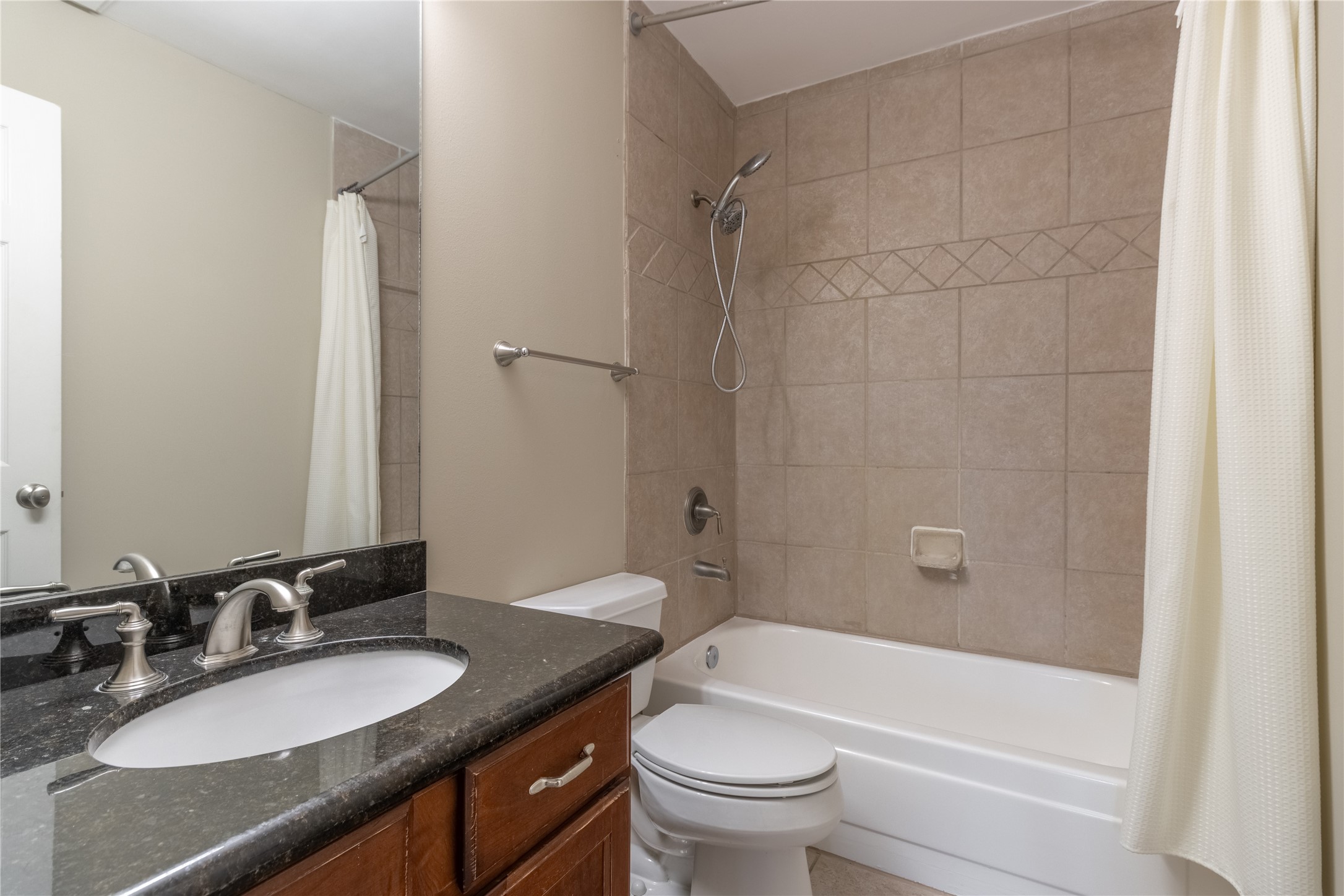 4515 Briar Hollow Place 304 Property Photo 17