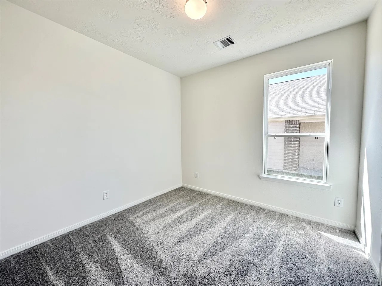 562 Broken Boulder Street Property Photo 8