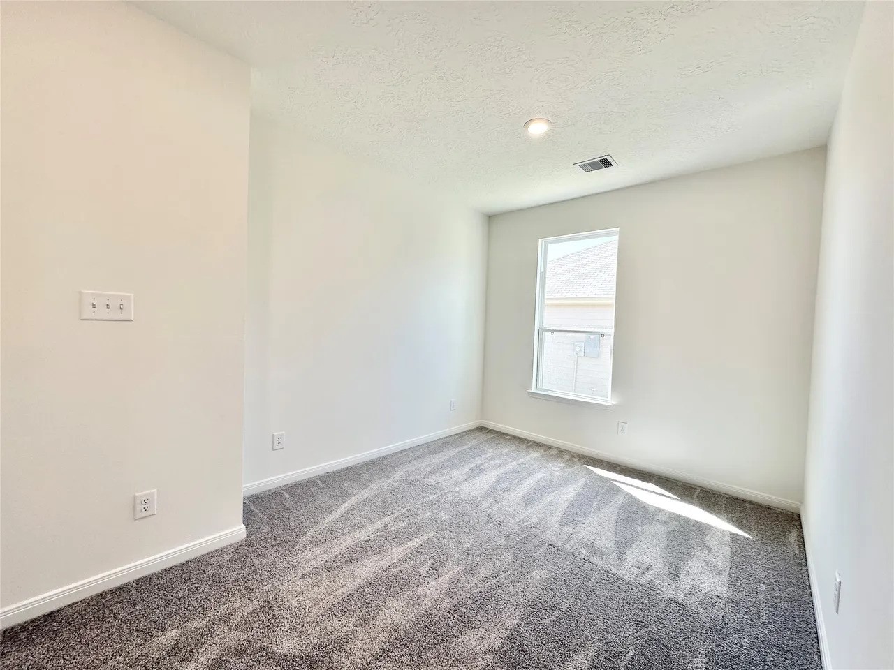 562 Broken Boulder Street Property Photo 13