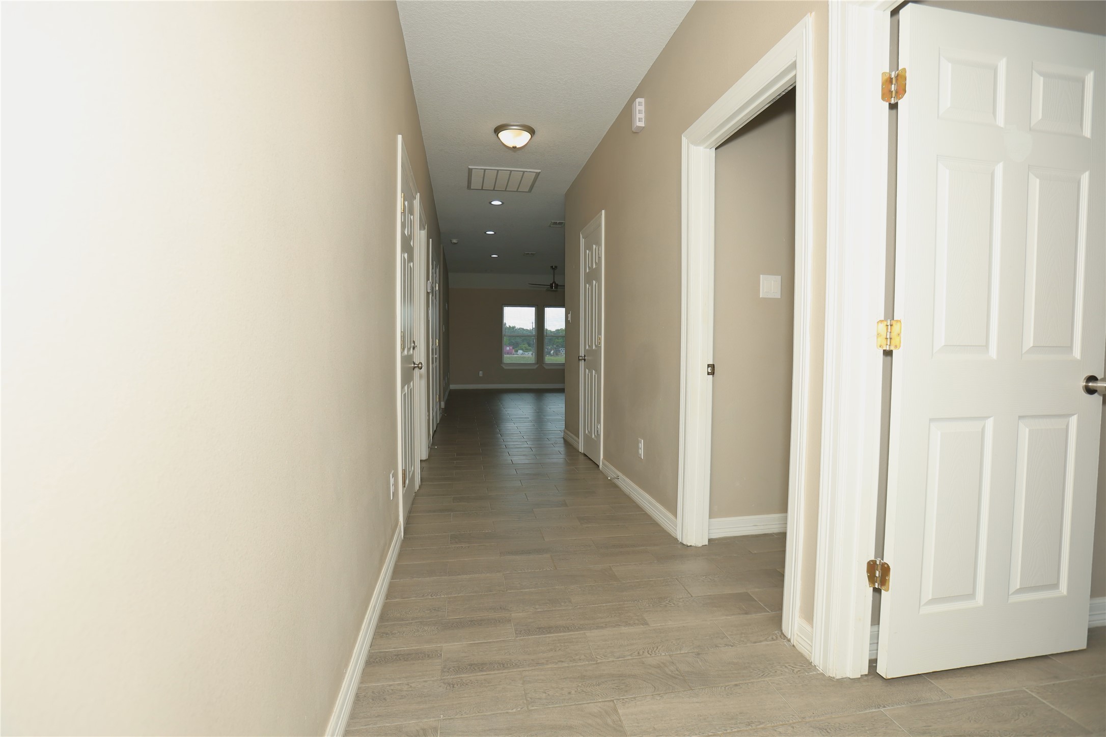 1012 Oak A Property Photo 3