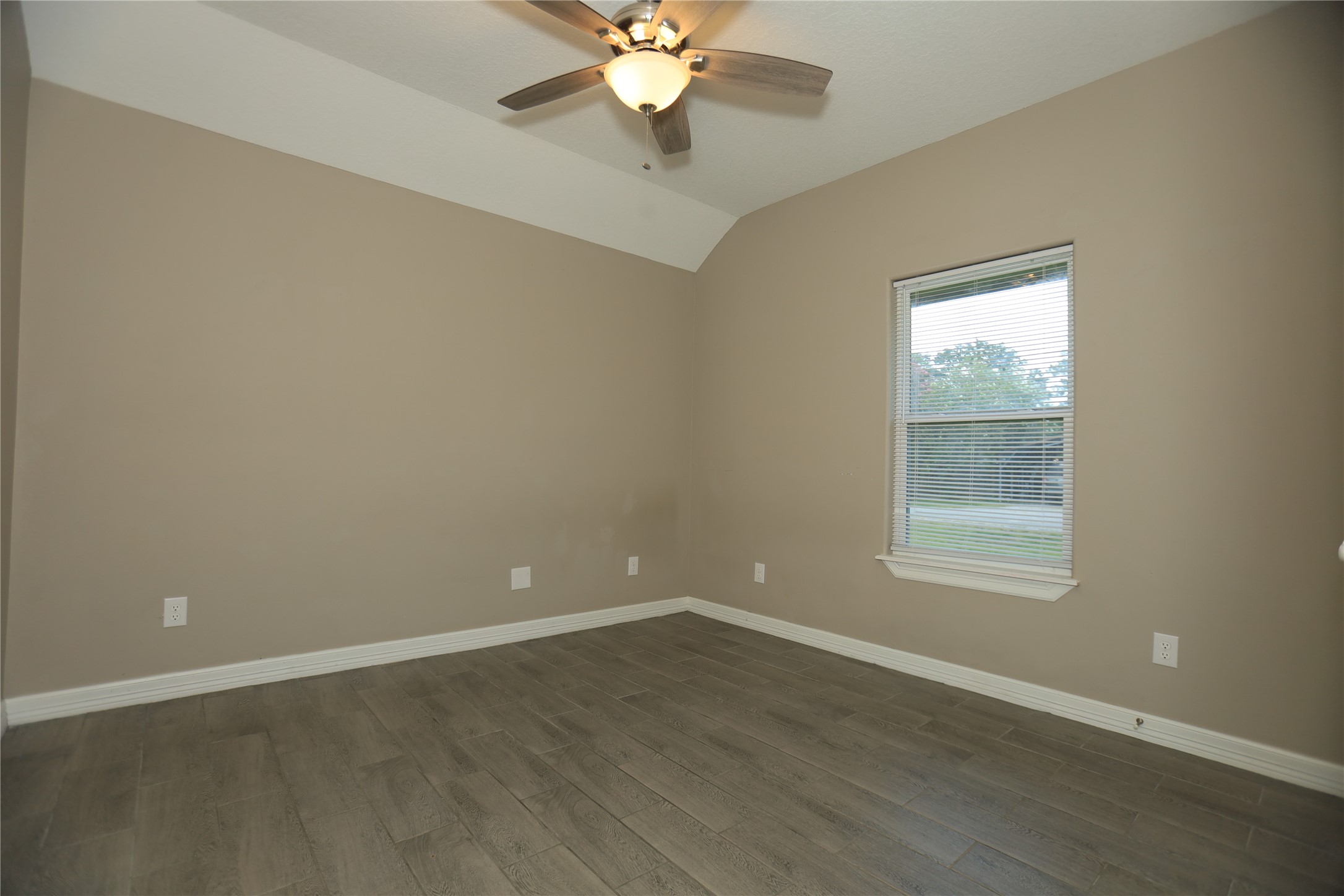 1012 Oak A Property Photo 11