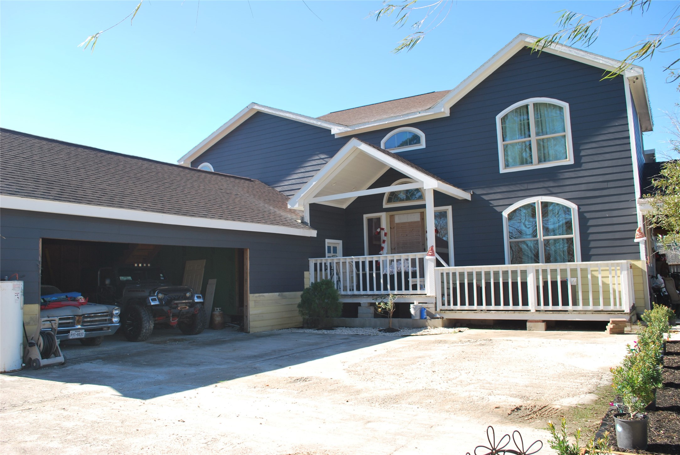 9607 Meadowvine Drive Property Photo 6