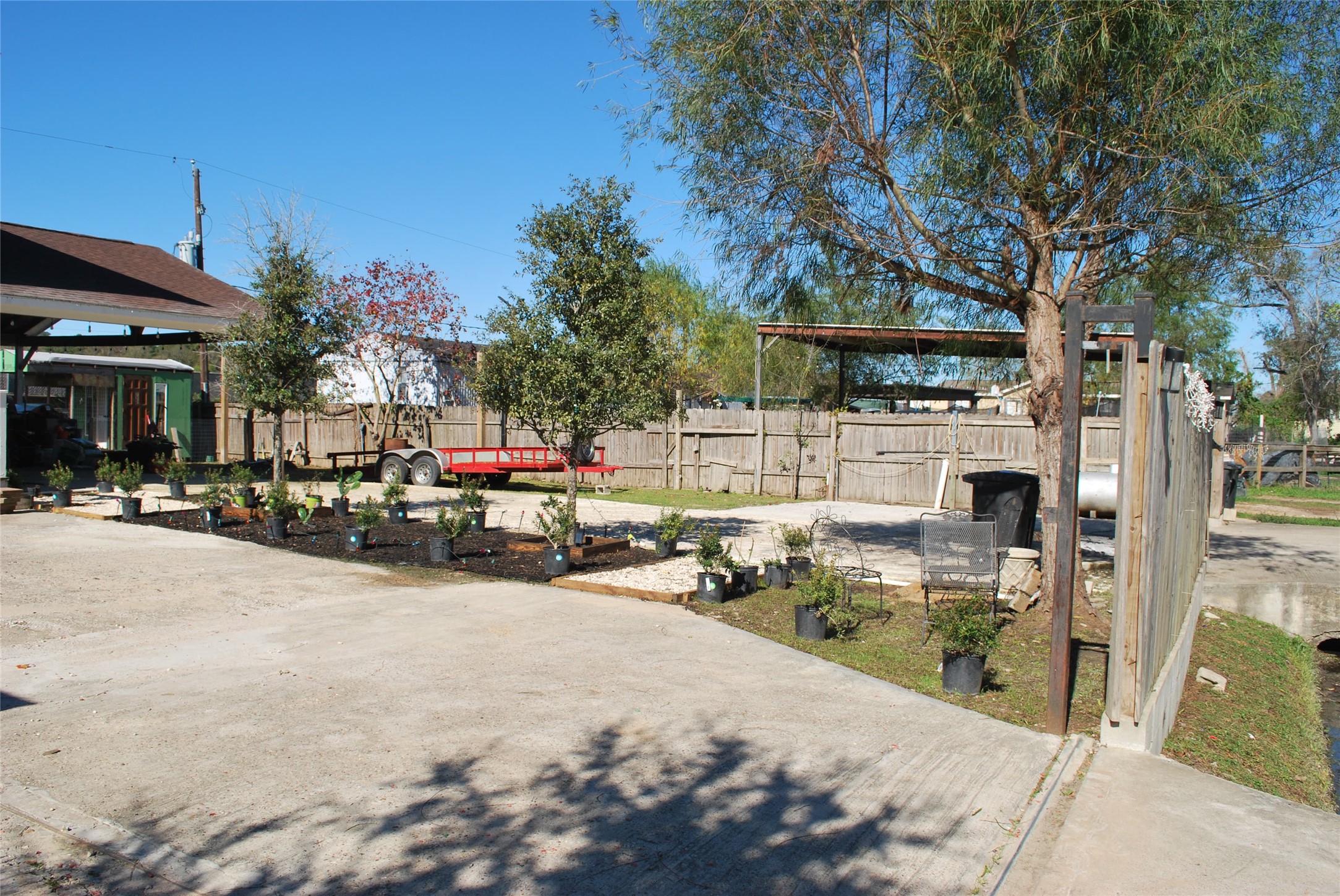 9607 Meadowvine Drive Property Photo 8