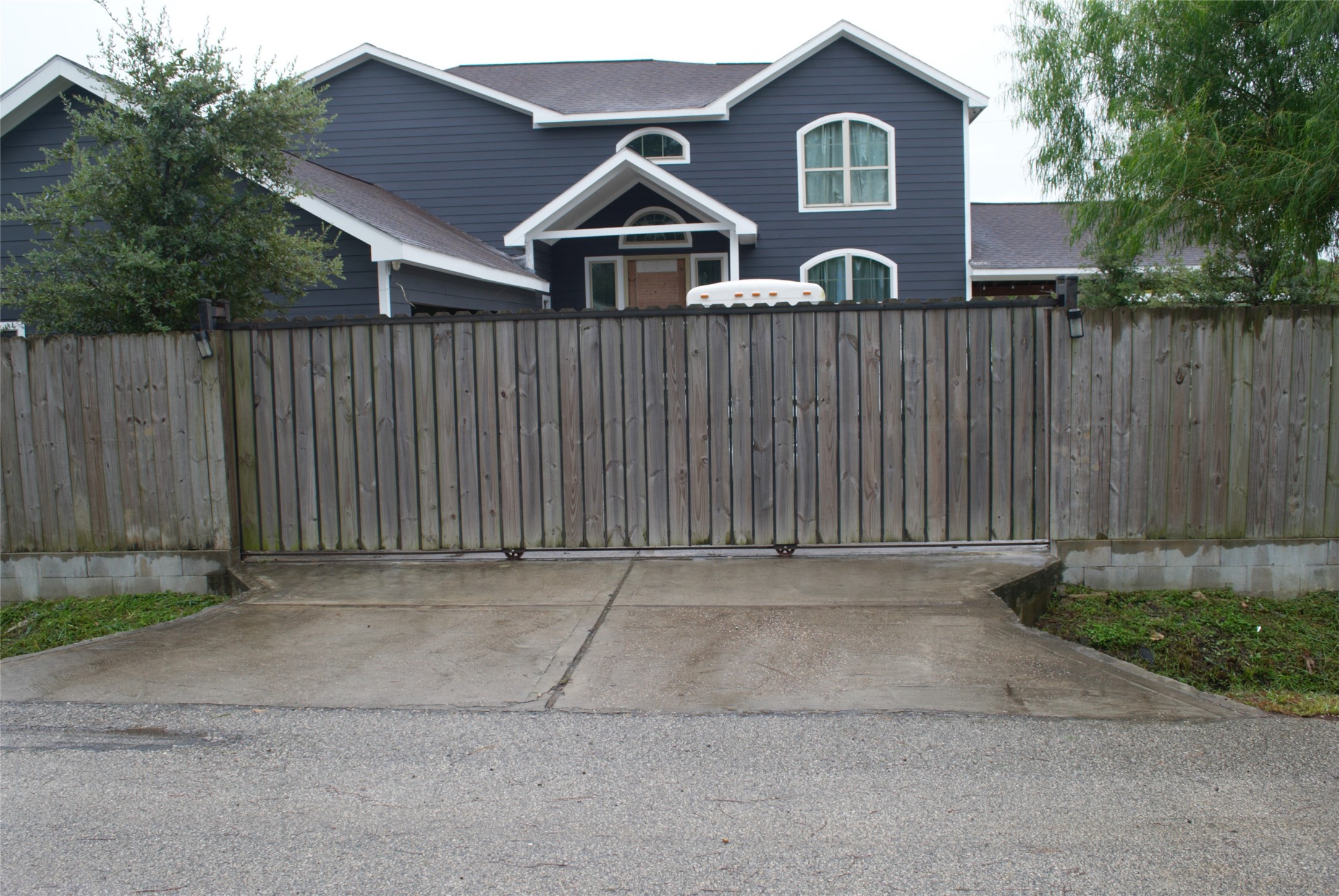 9607 Meadowvine Drive Property Photo 9