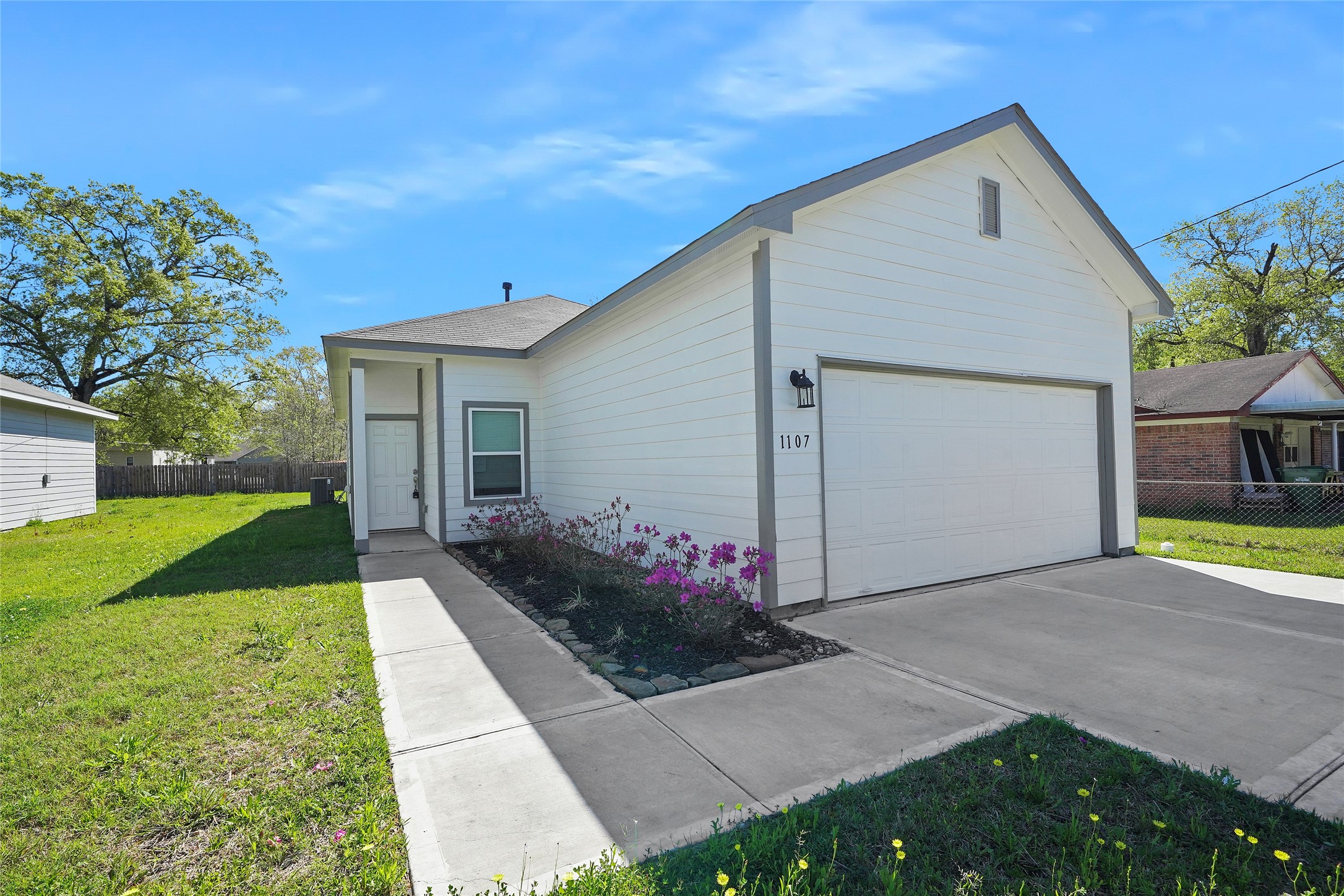 1107 Fenner Street Property Photo 1