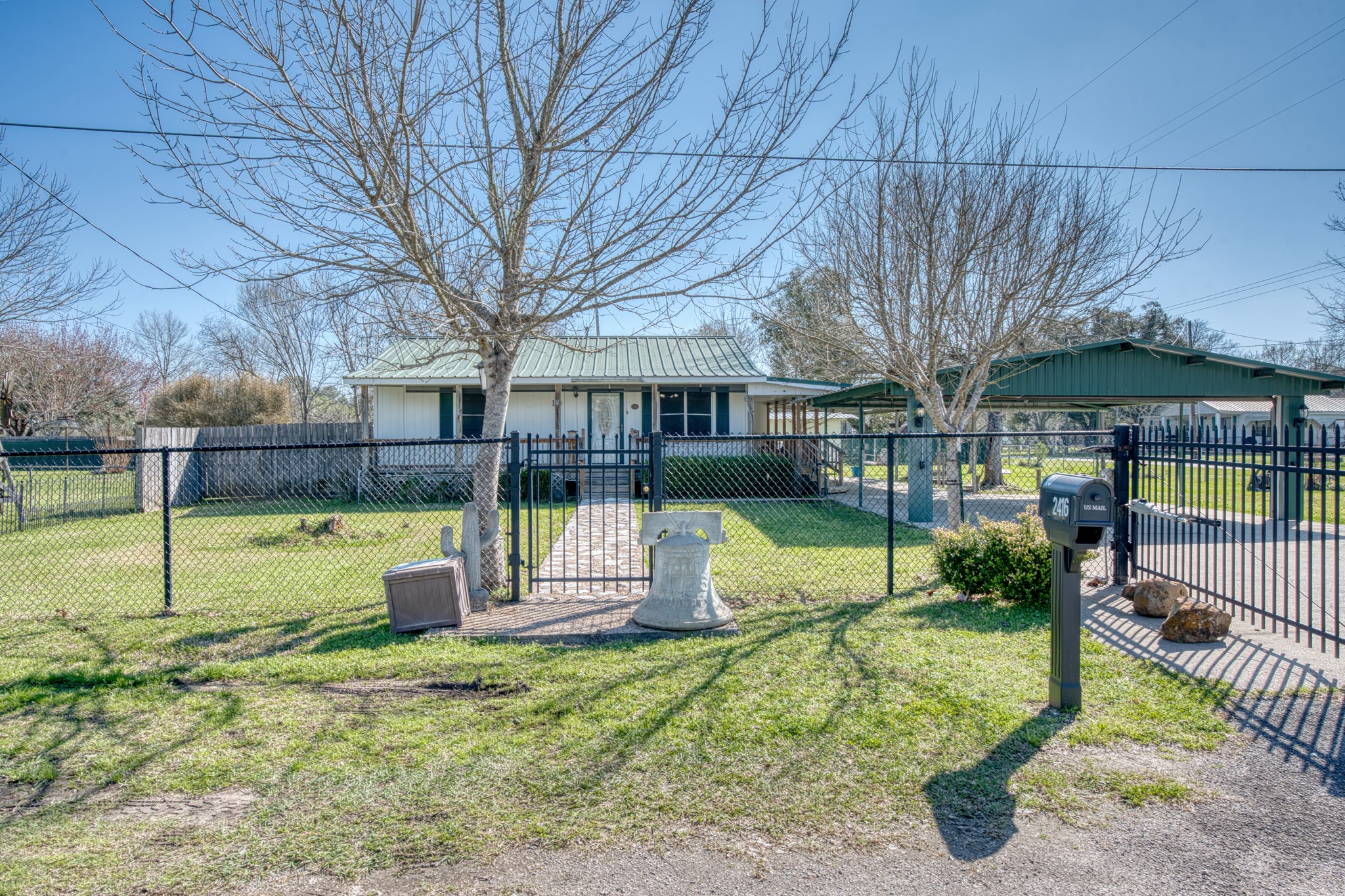 10 County Road 2416 Property Photo 4