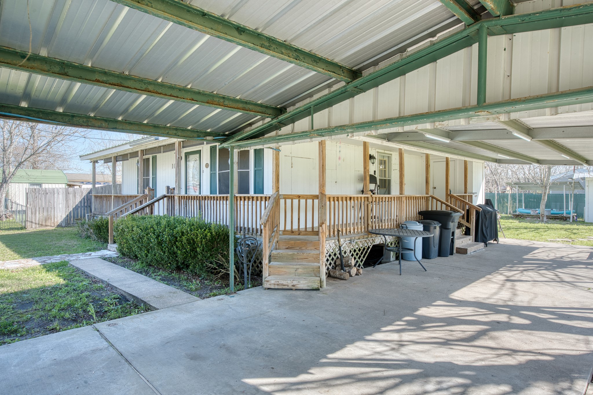 10 County Road 2416 Property Photo 5