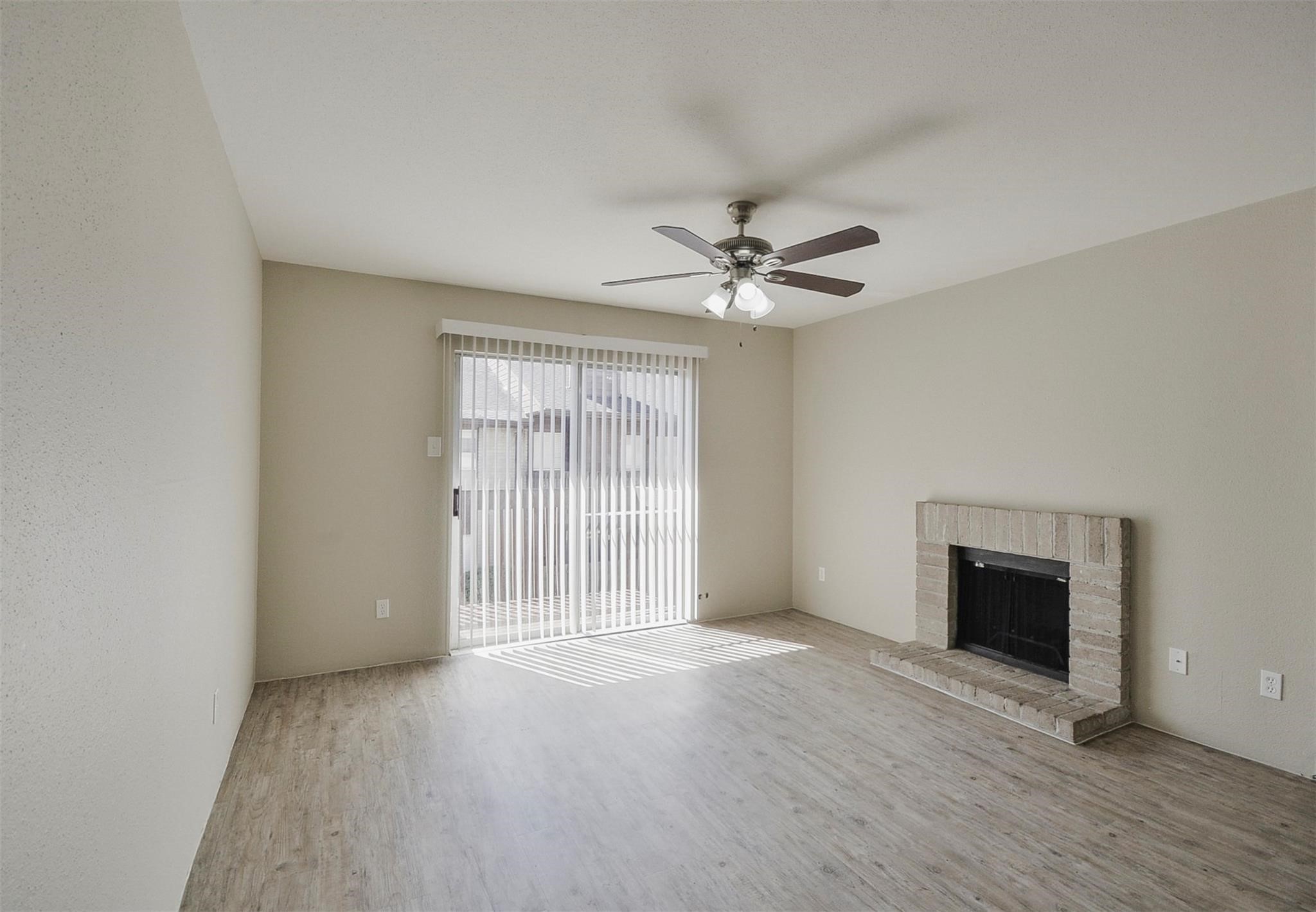 12905 Woodforest Bl 704 Property Photo 2