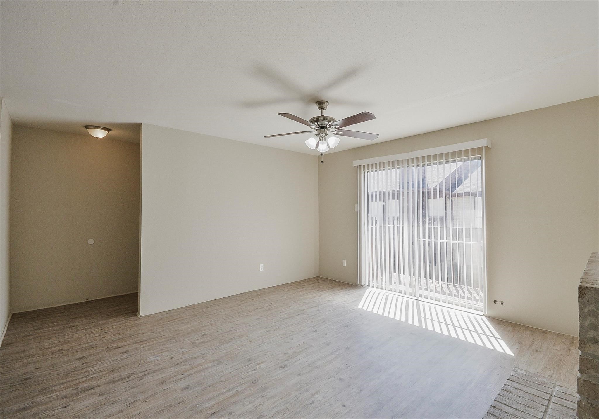 12905 Woodforest Bl 704 Property Photo 5