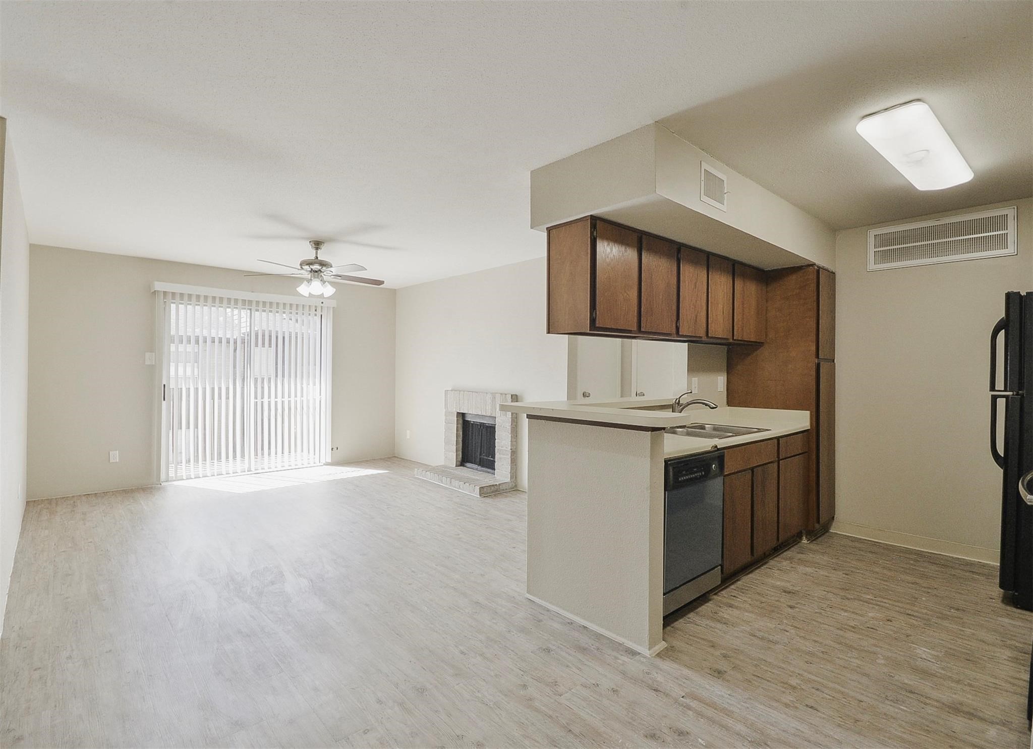 12905 Woodforest Bl 704 Property Photo 7