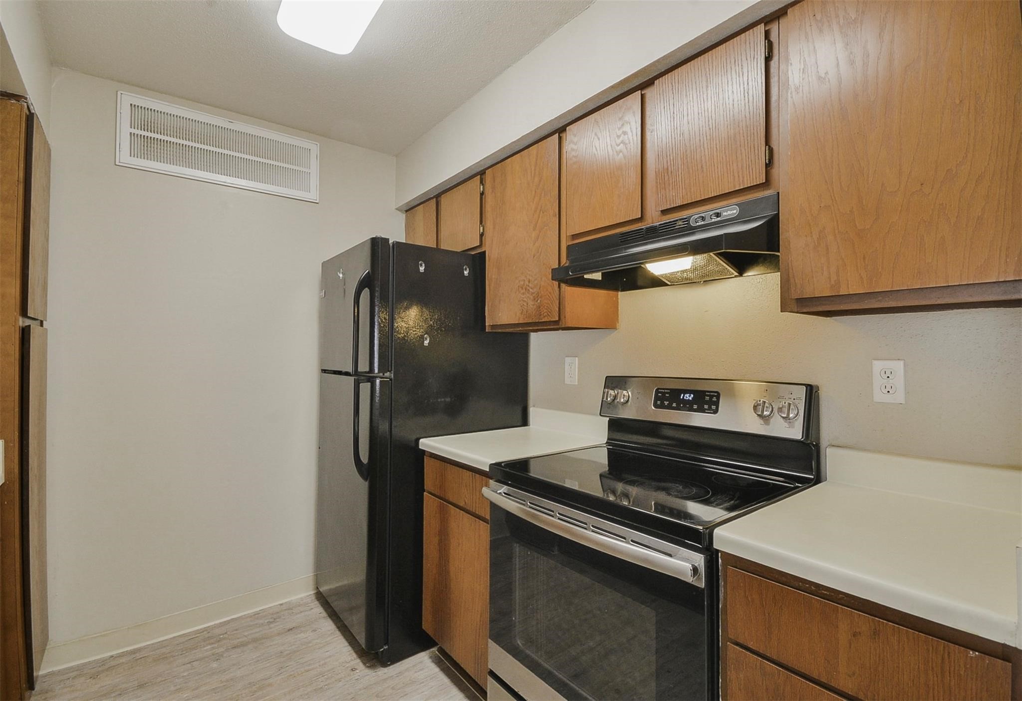 12905 Woodforest Bl 704 Property Photo 9