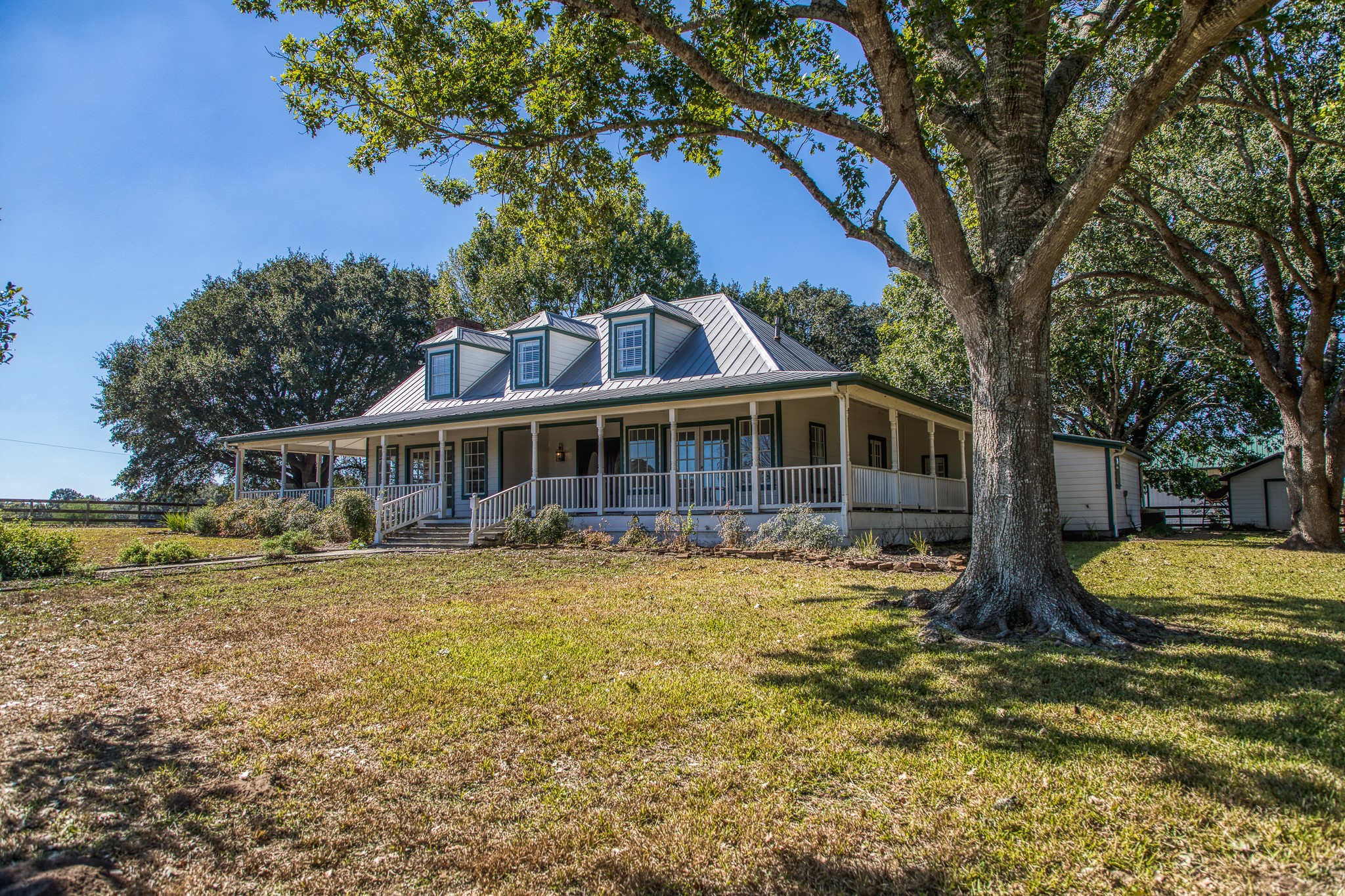 1712 Lynn Road Property Photo 6