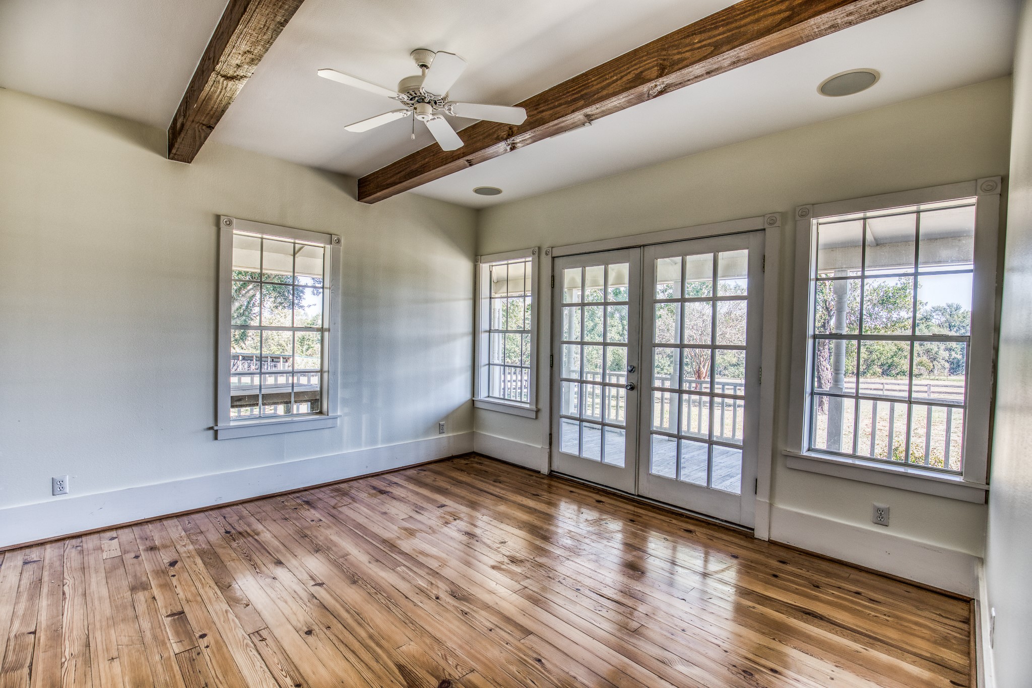 1712 Lynn Road Property Photo 12