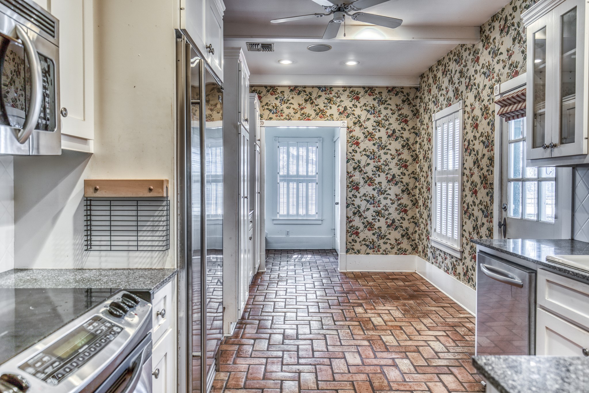 1712 Lynn Road Property Photo 13