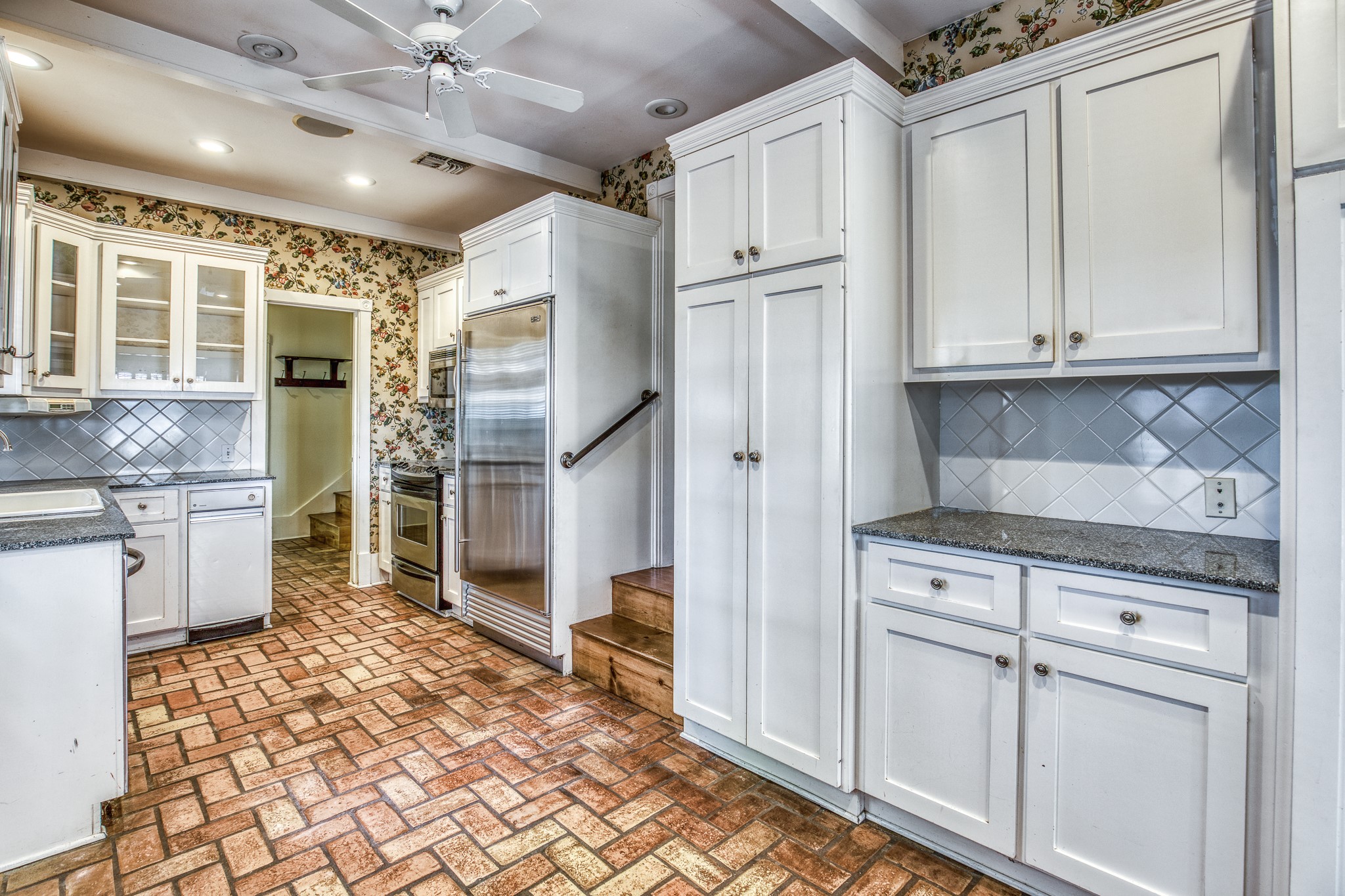 1712 Lynn Road Property Photo 15