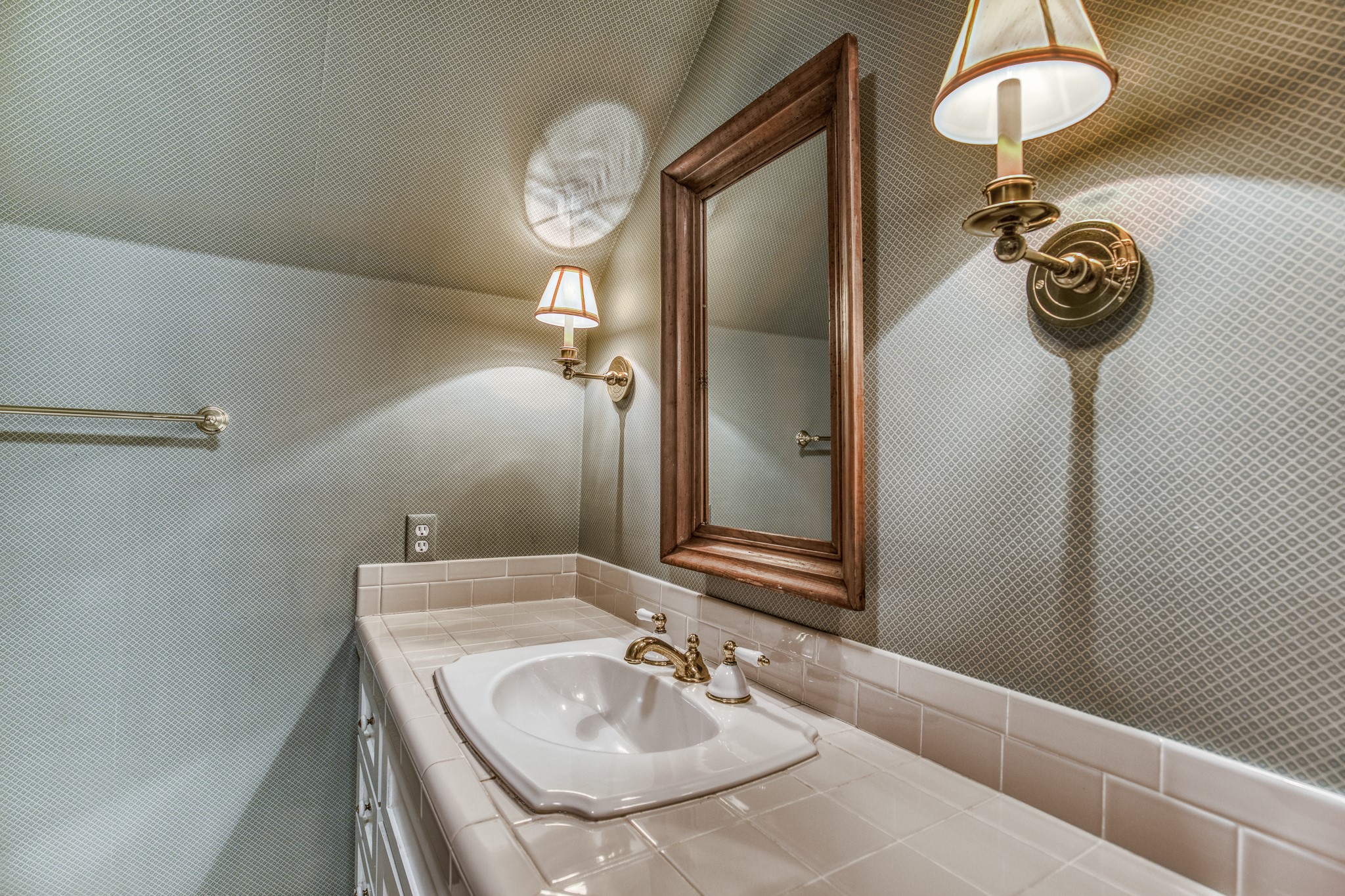 1712 Lynn Road Property Photo 20