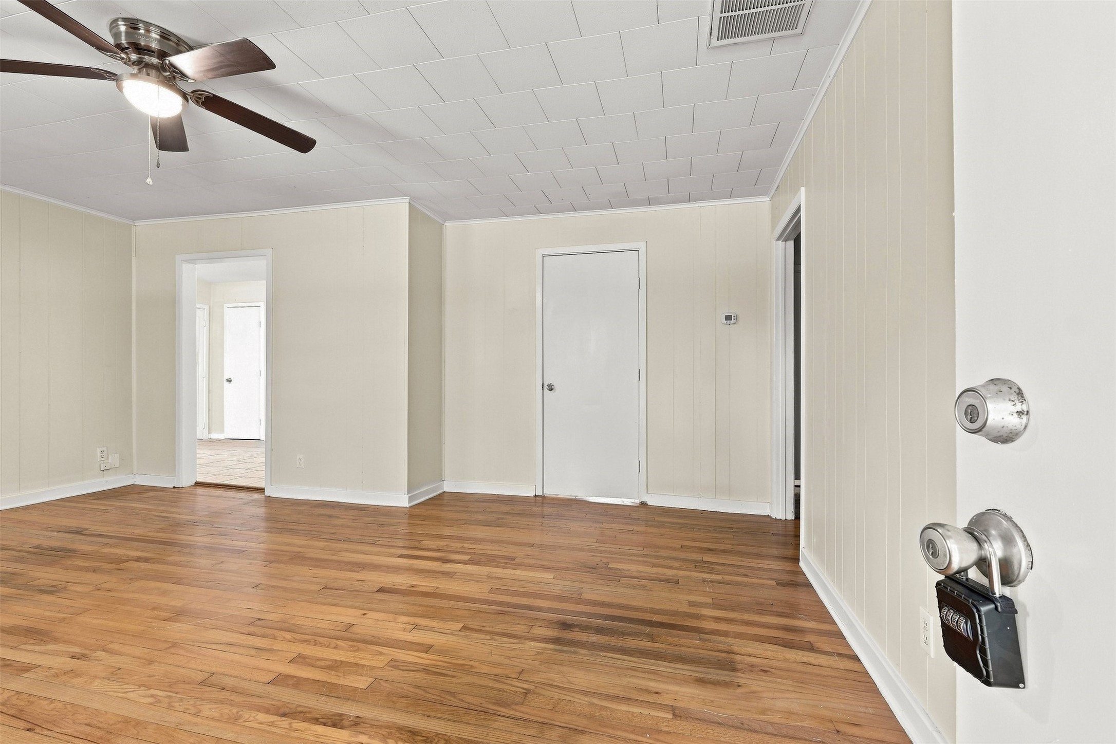 1914 Oaklawn Drive Property Photo 8