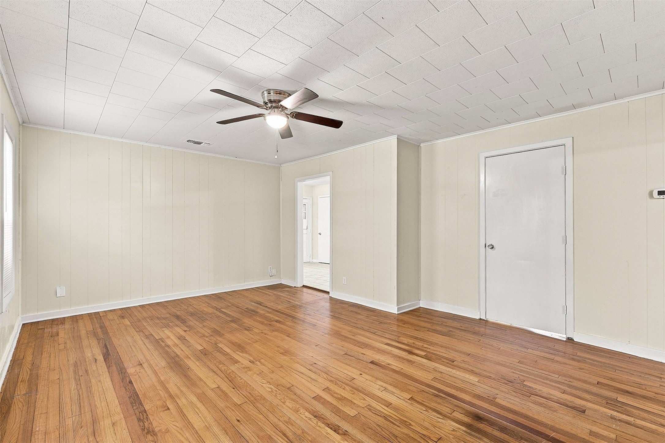 1914 Oaklawn Drive Property Photo 9