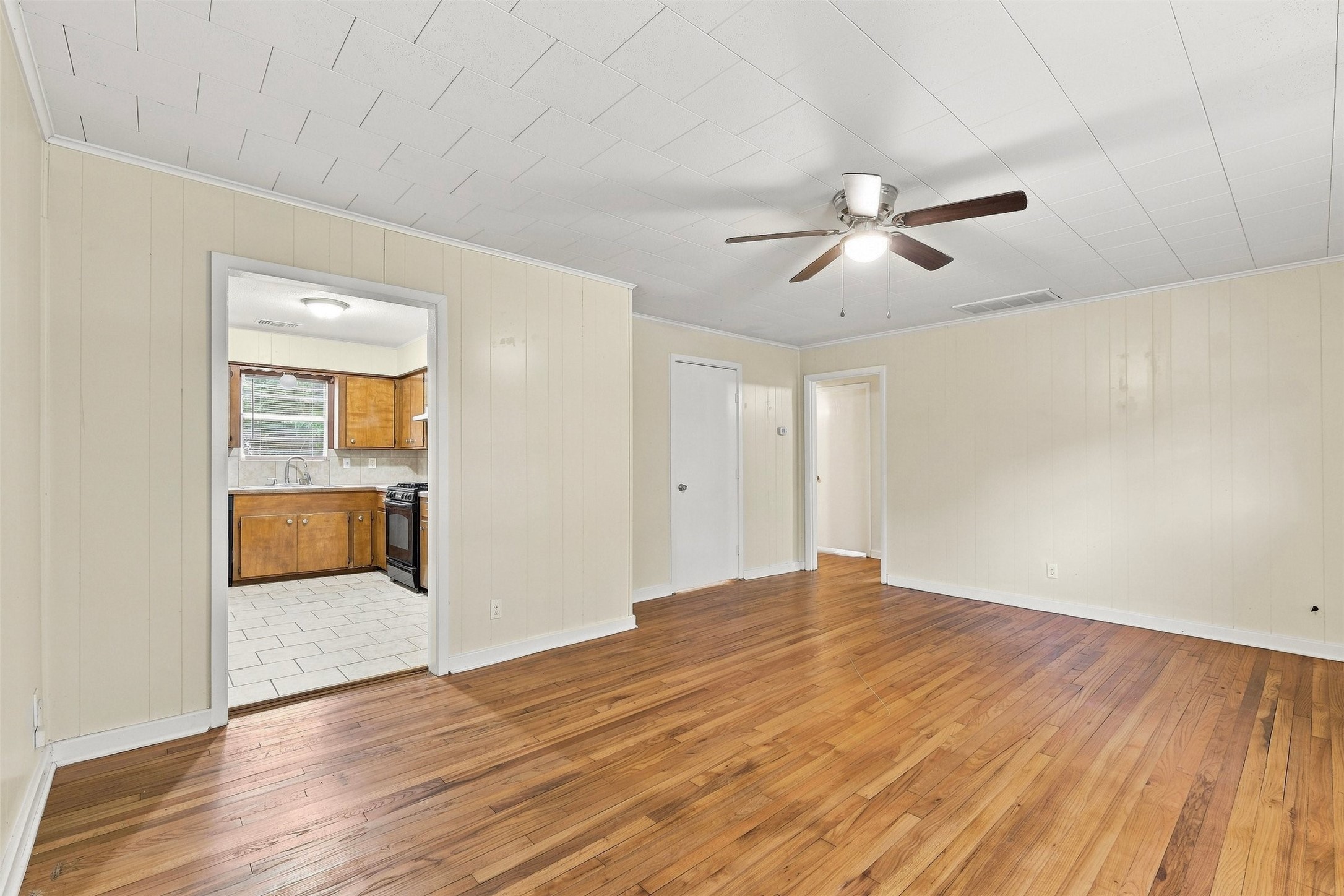 1914 Oaklawn Drive Property Photo 10