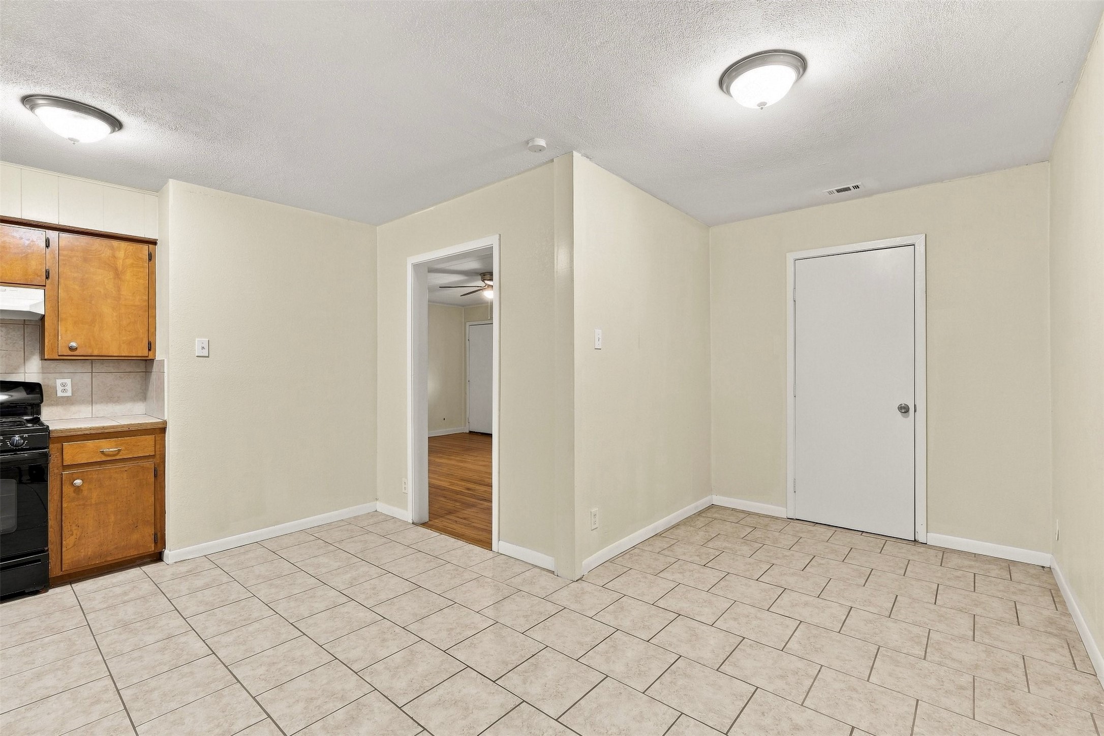 1914 Oaklawn Drive Property Photo 13