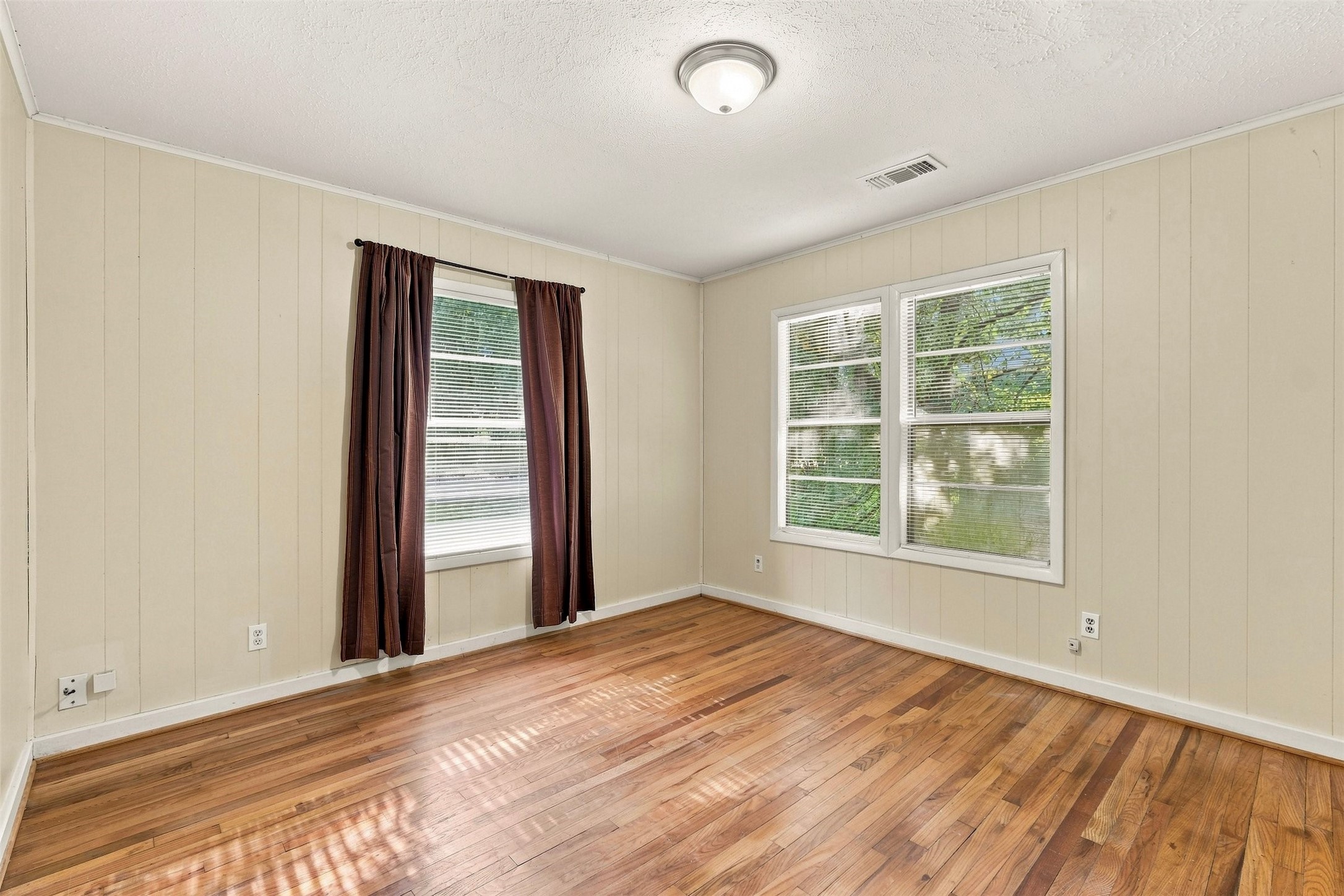 1914 Oaklawn Drive Property Photo 18