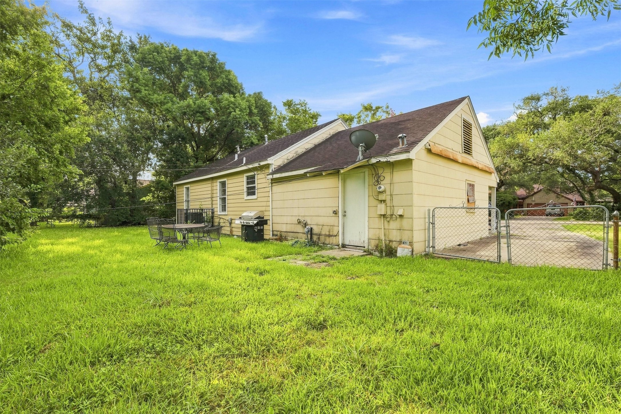 1914 Oaklawn Drive Property Photo 21