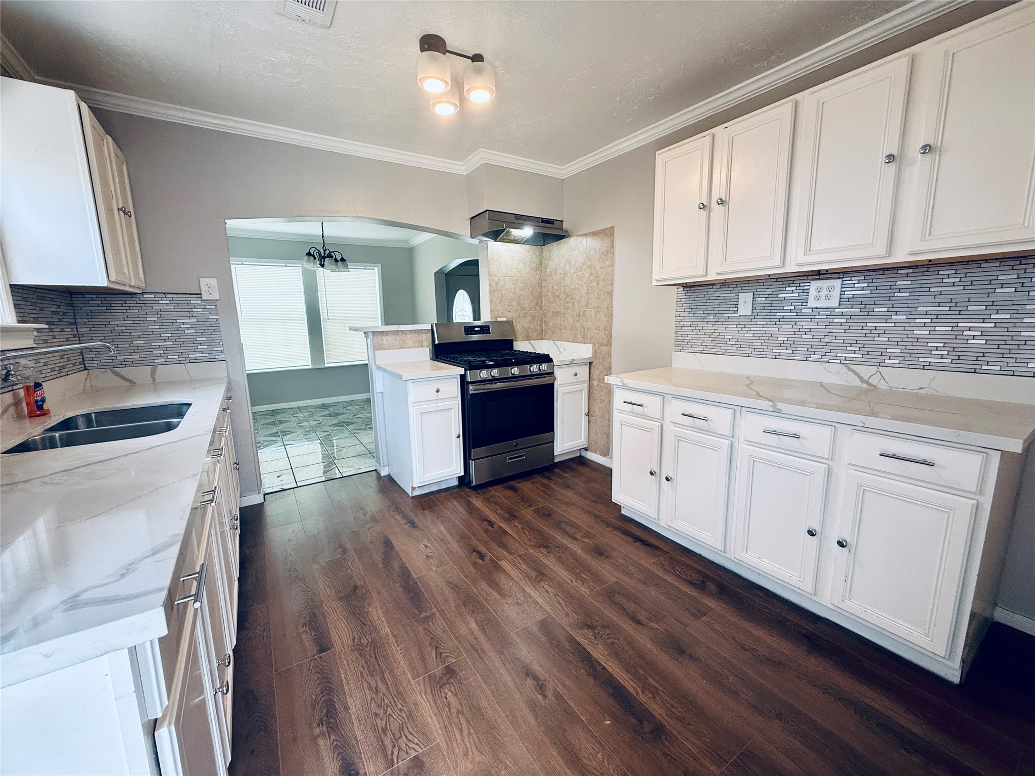 5610 Eskridge Street Property Photo 13