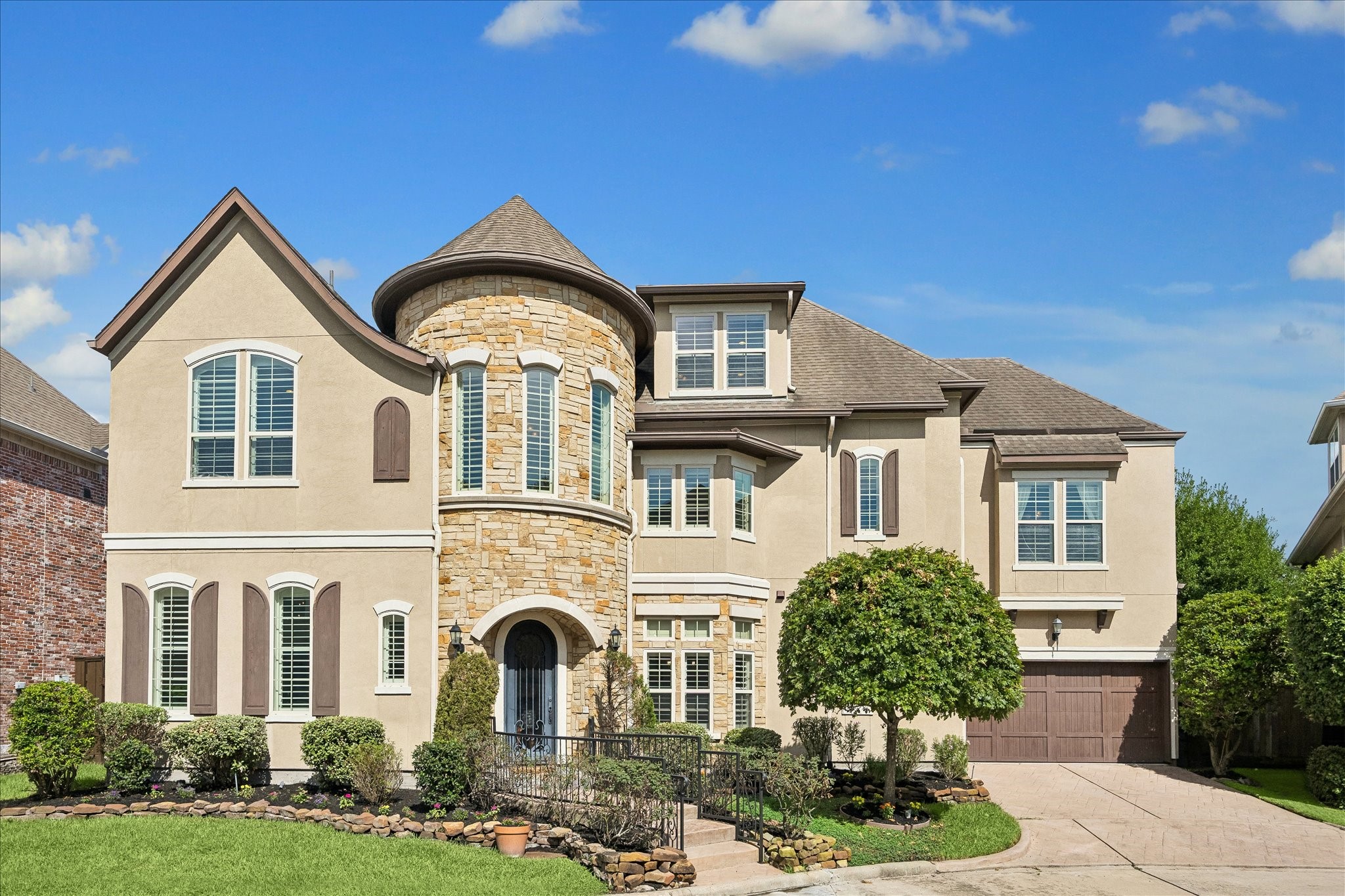 10 Windsor Court