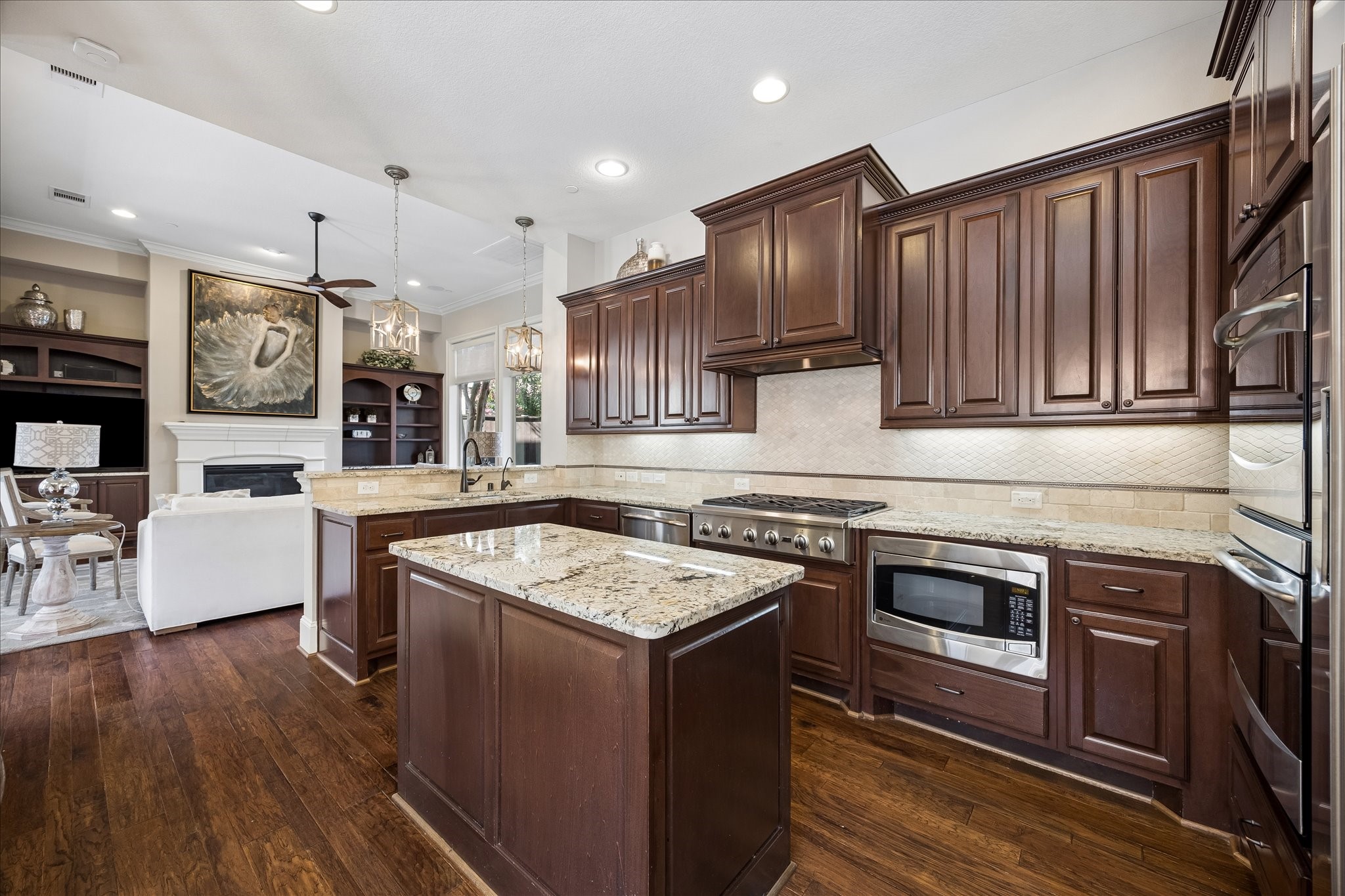10 Windsor Court Property Photo 8