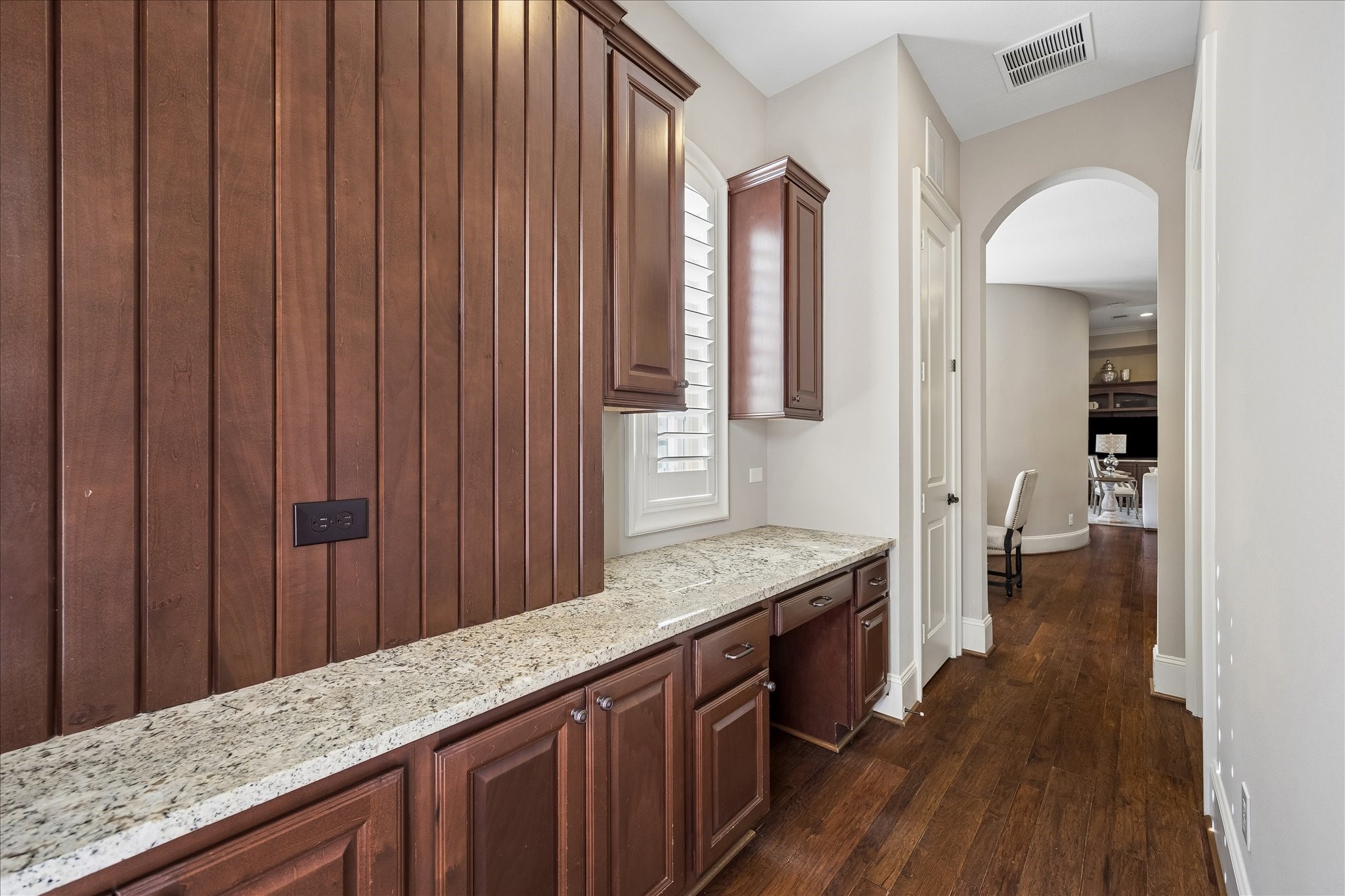 10 Windsor Court Property Photo 14