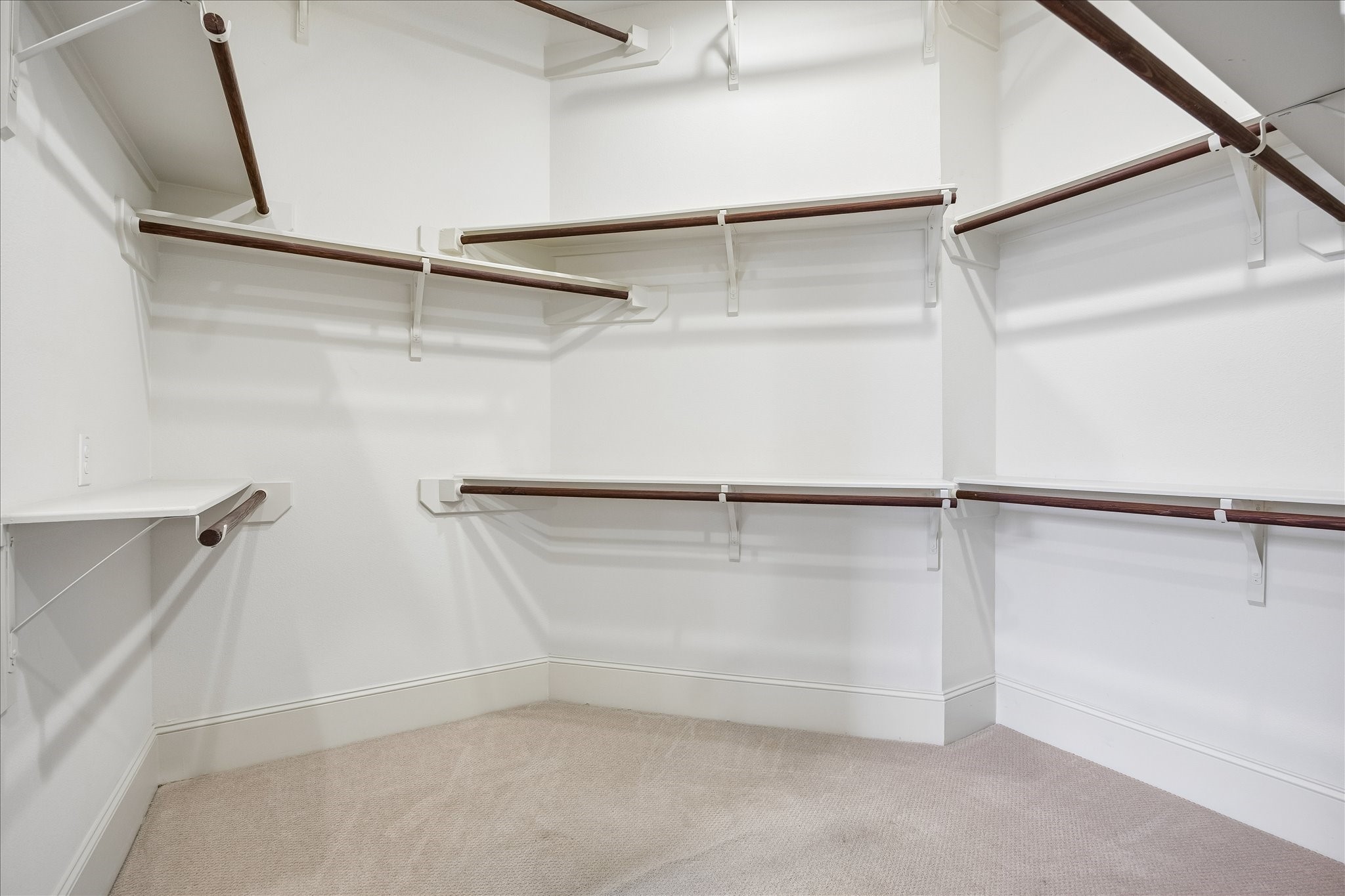 10 Windsor Court Property Photo 18