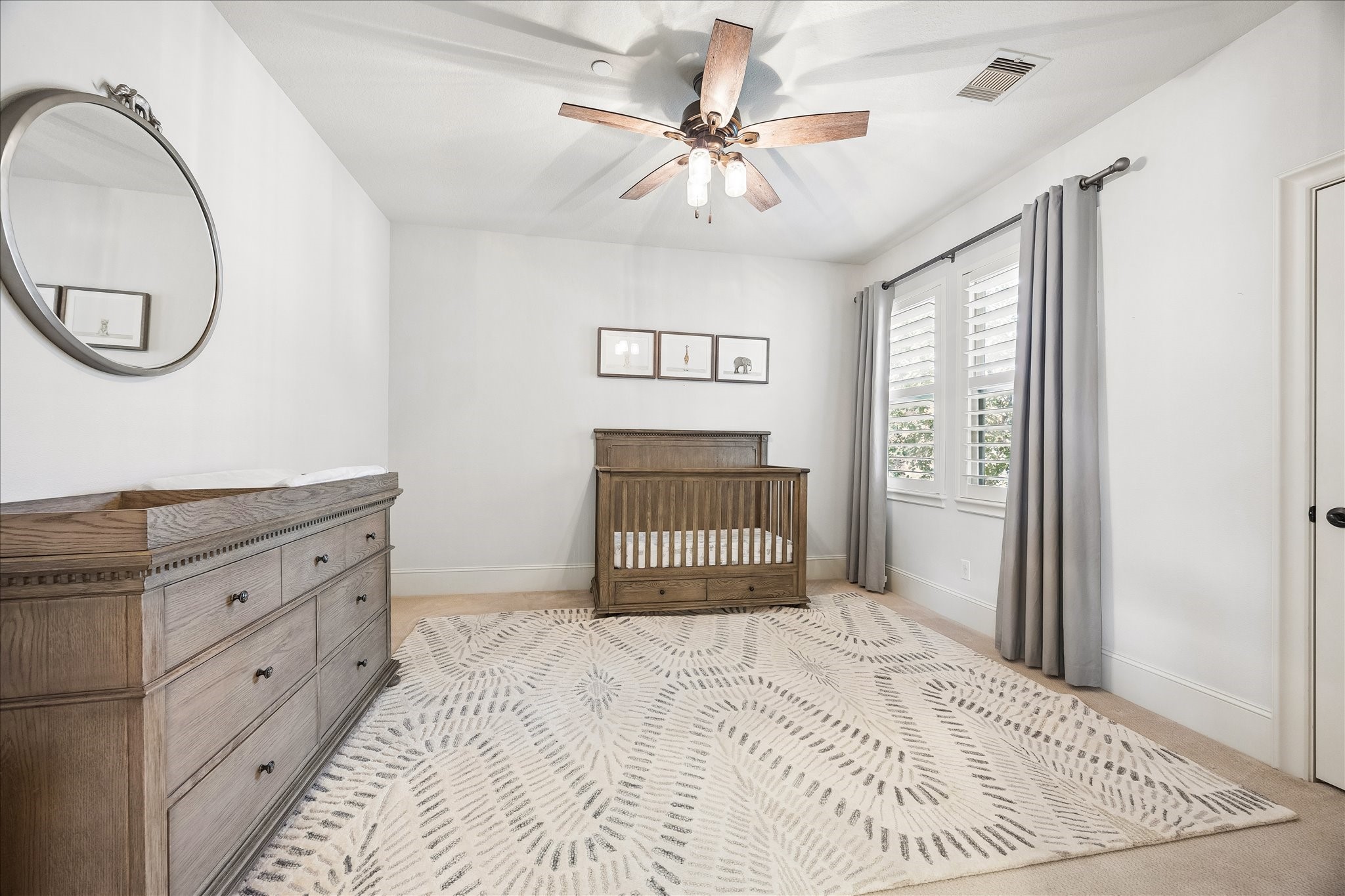 10 Windsor Court Property Photo 23
