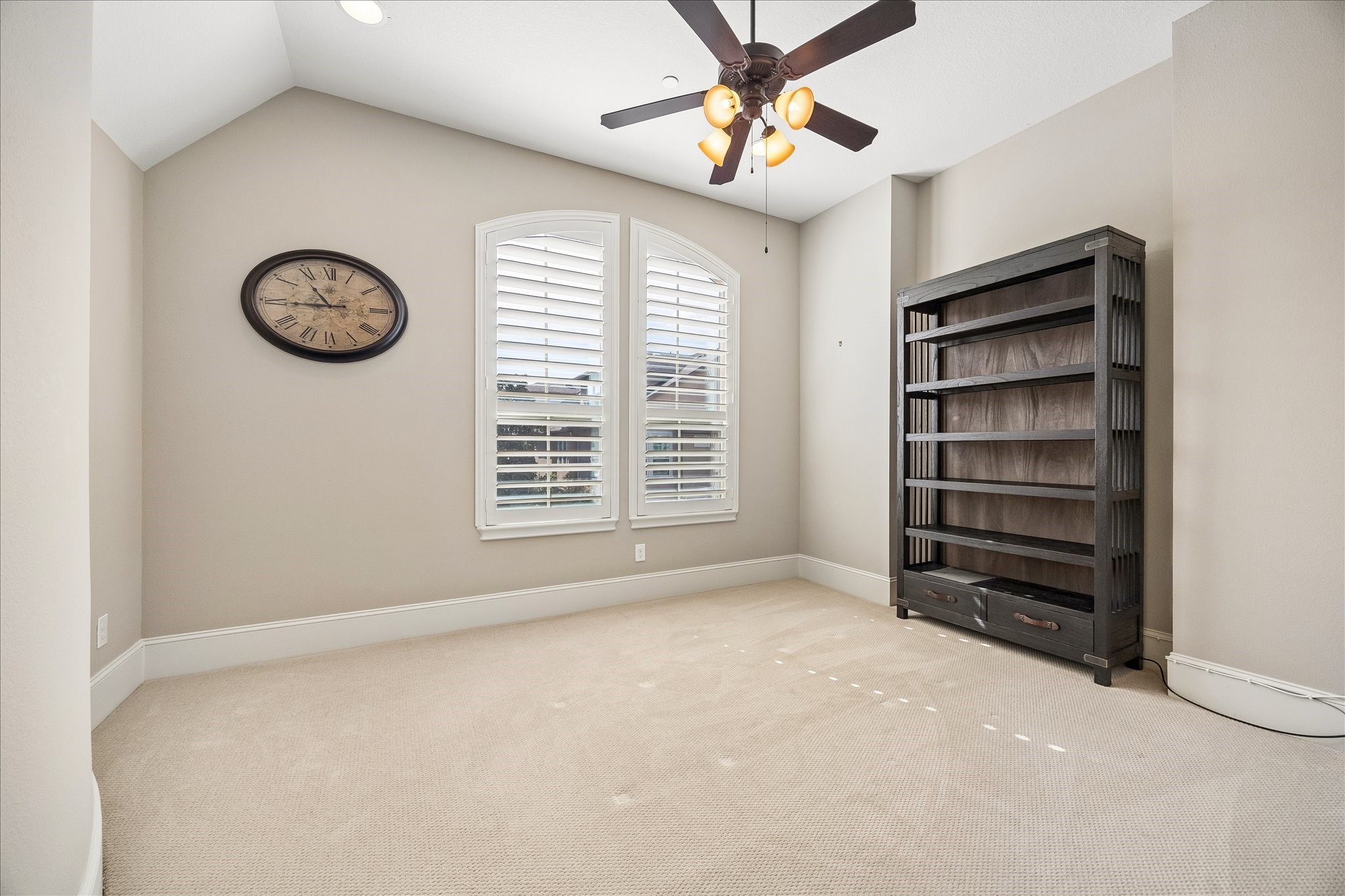 10 Windsor Court Property Photo 25